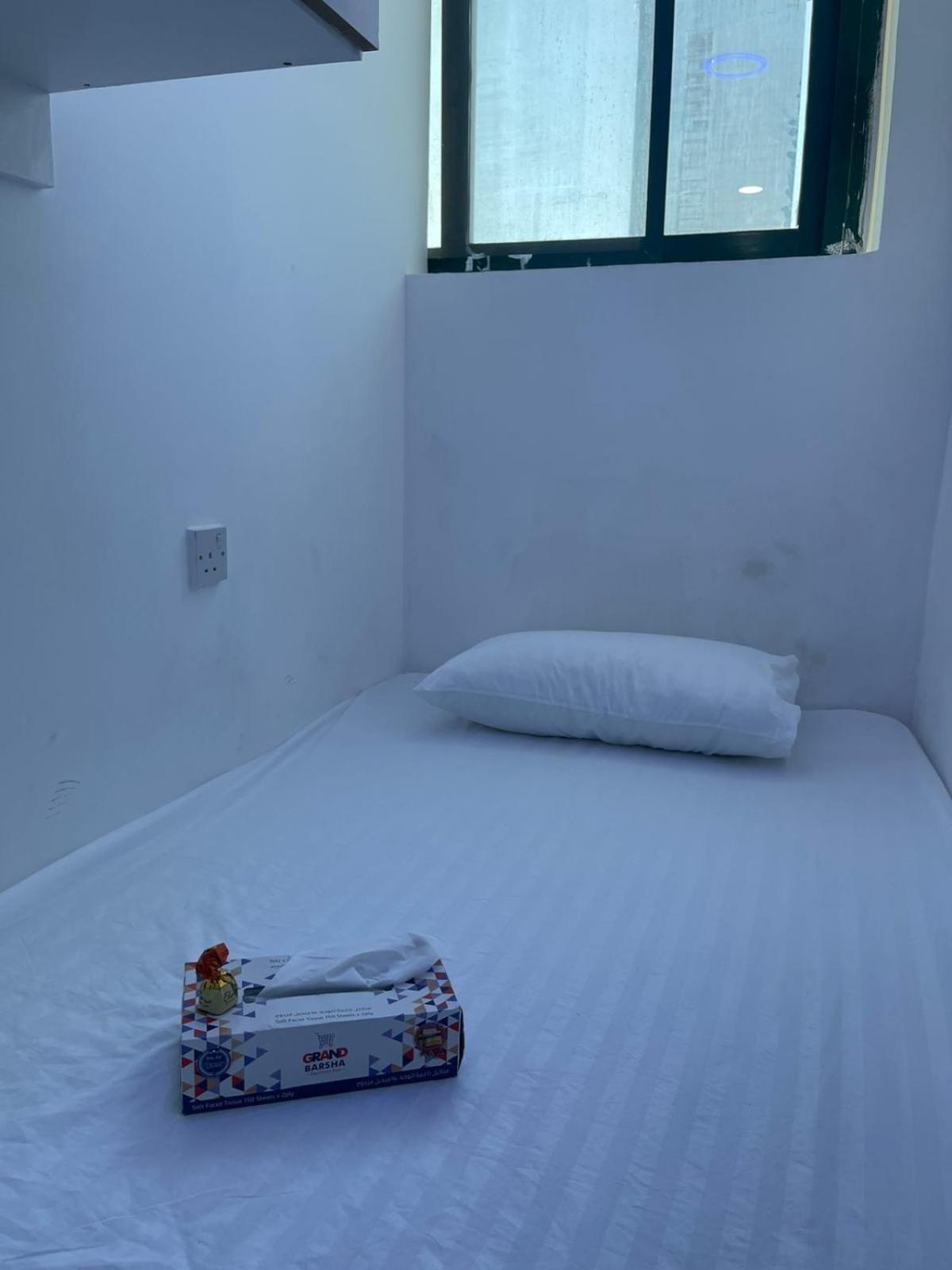 Luxnest Internet Private Bed Space Men Only Han/Misafirhane Dubai