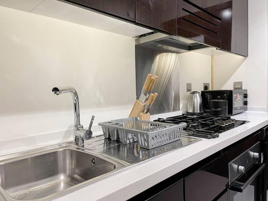 Chic Prime Location - Ezytrac Apartment *