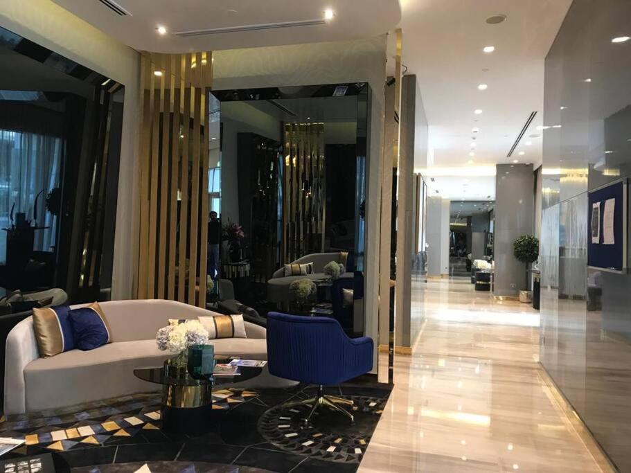 Chic Prime Location - Ezytrac