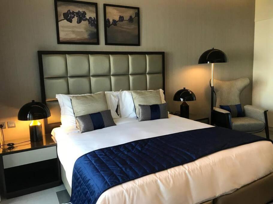 Chic Prime Location - Ezytrac Apartment