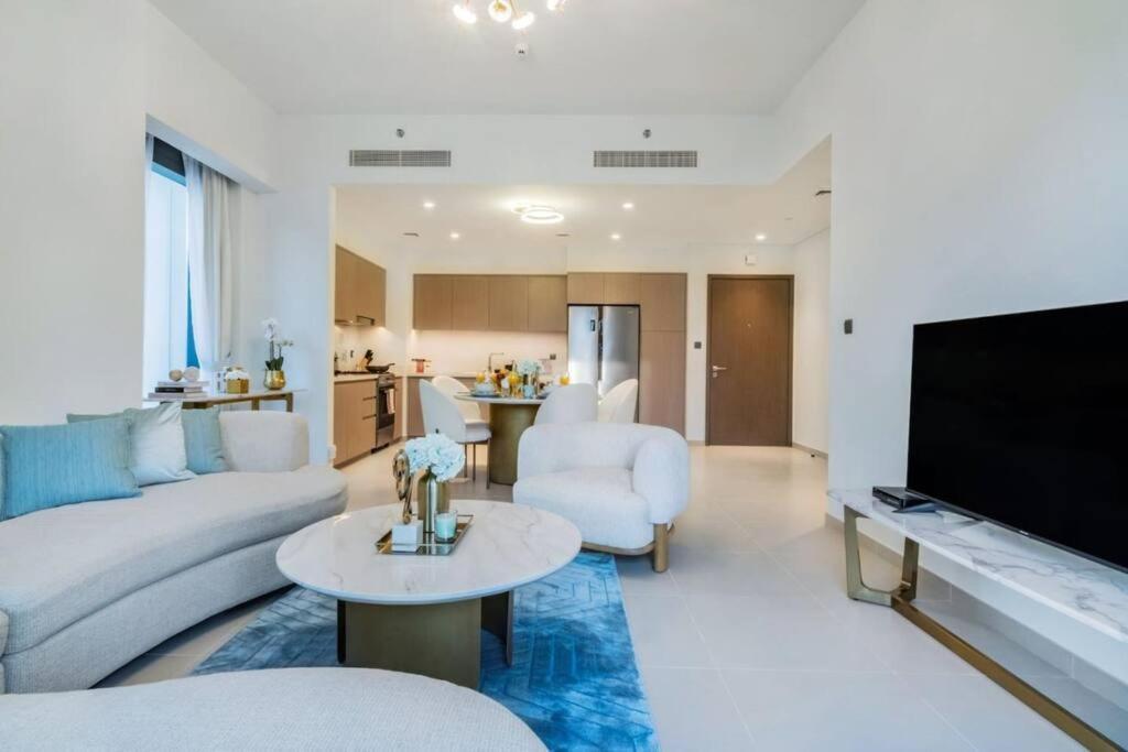 First Class 2br In The Heart Of Downtown Apartment Dubai