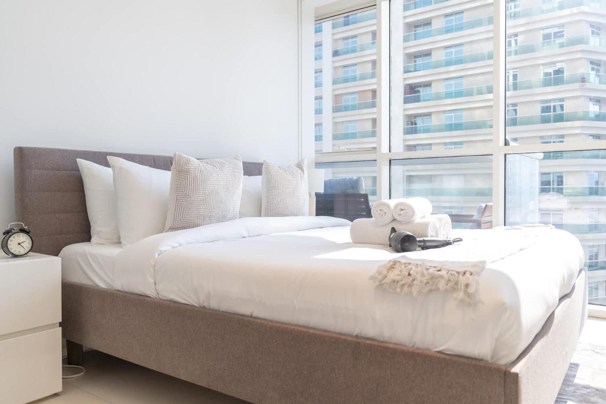 Majestic 1 Bedroom Flat Perfect For 4 In Marina Daire Dubai