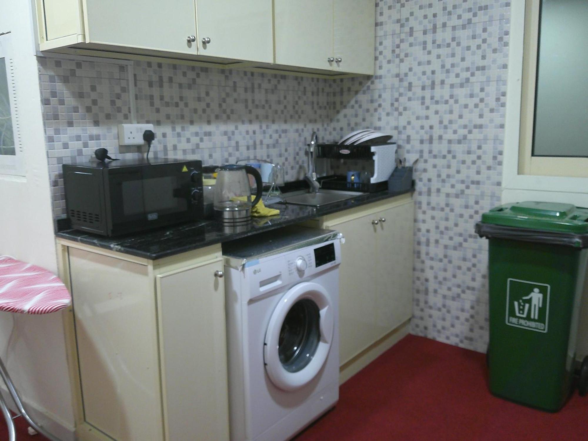 Ruby Star Budget With Shared Washroom Access 303