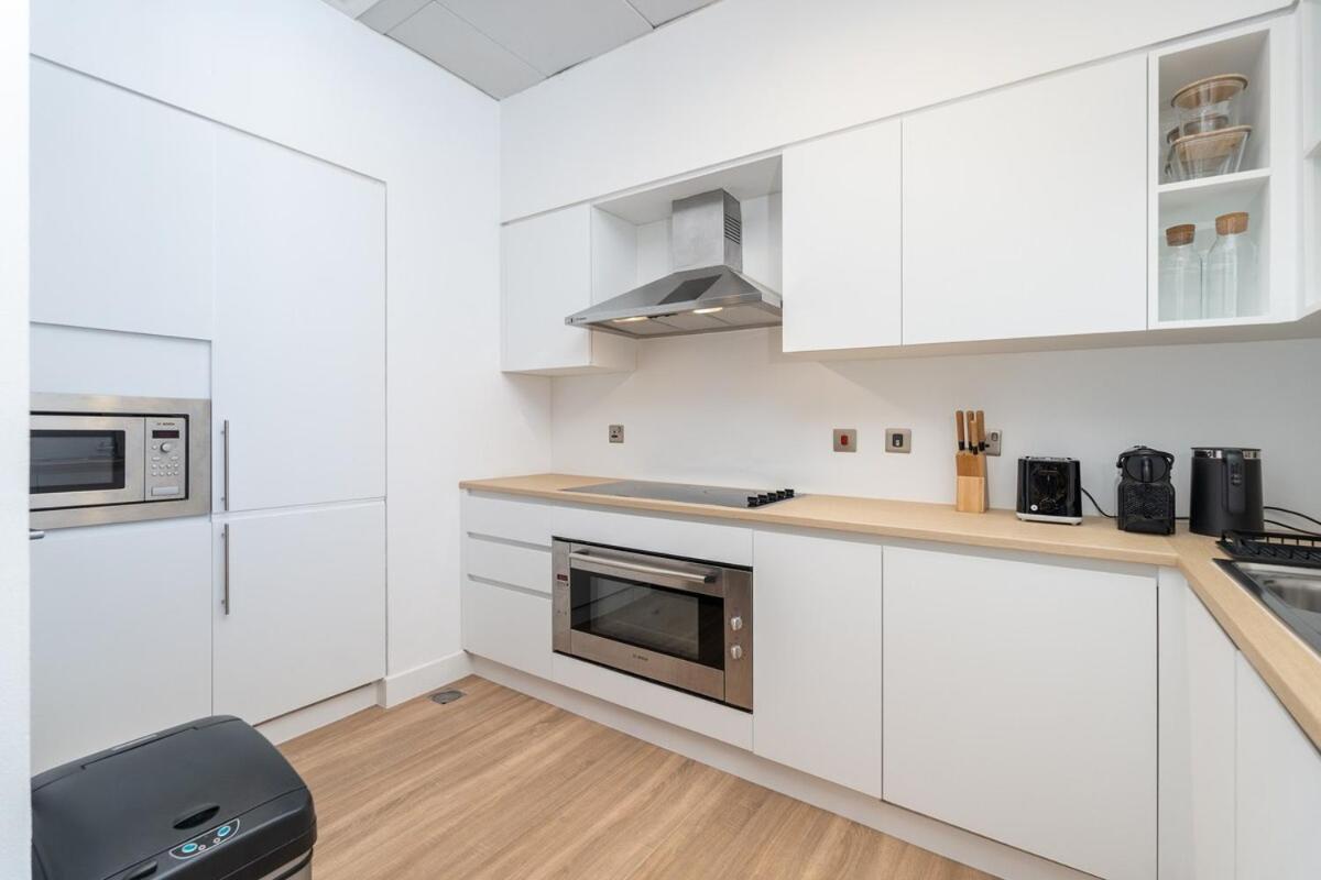 Apartment Serene 3-bedroom With Waterfront Marina Views In Palm Jumeirah *