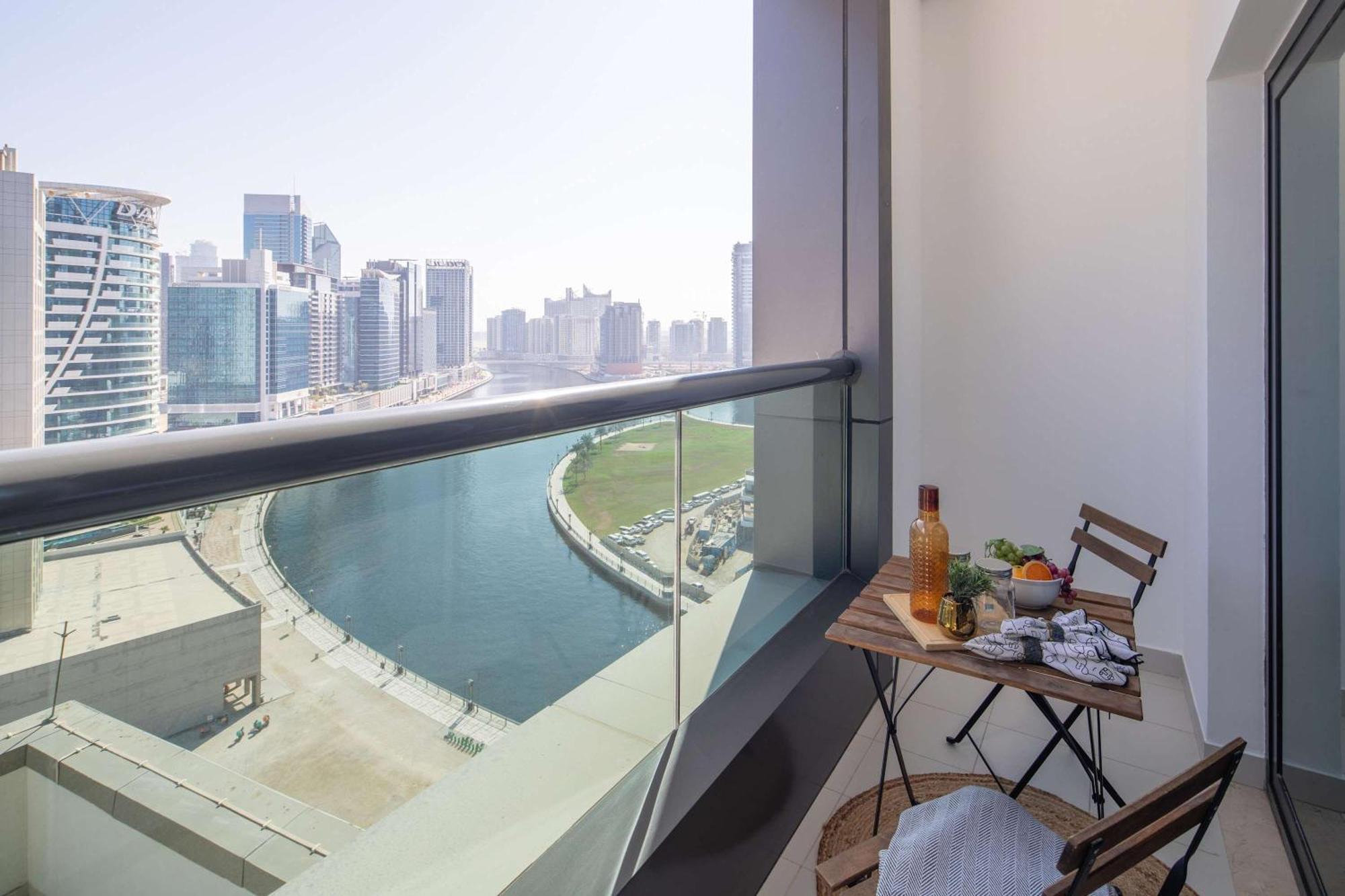 Apartment Frank Porter - Damac Cour Jardin