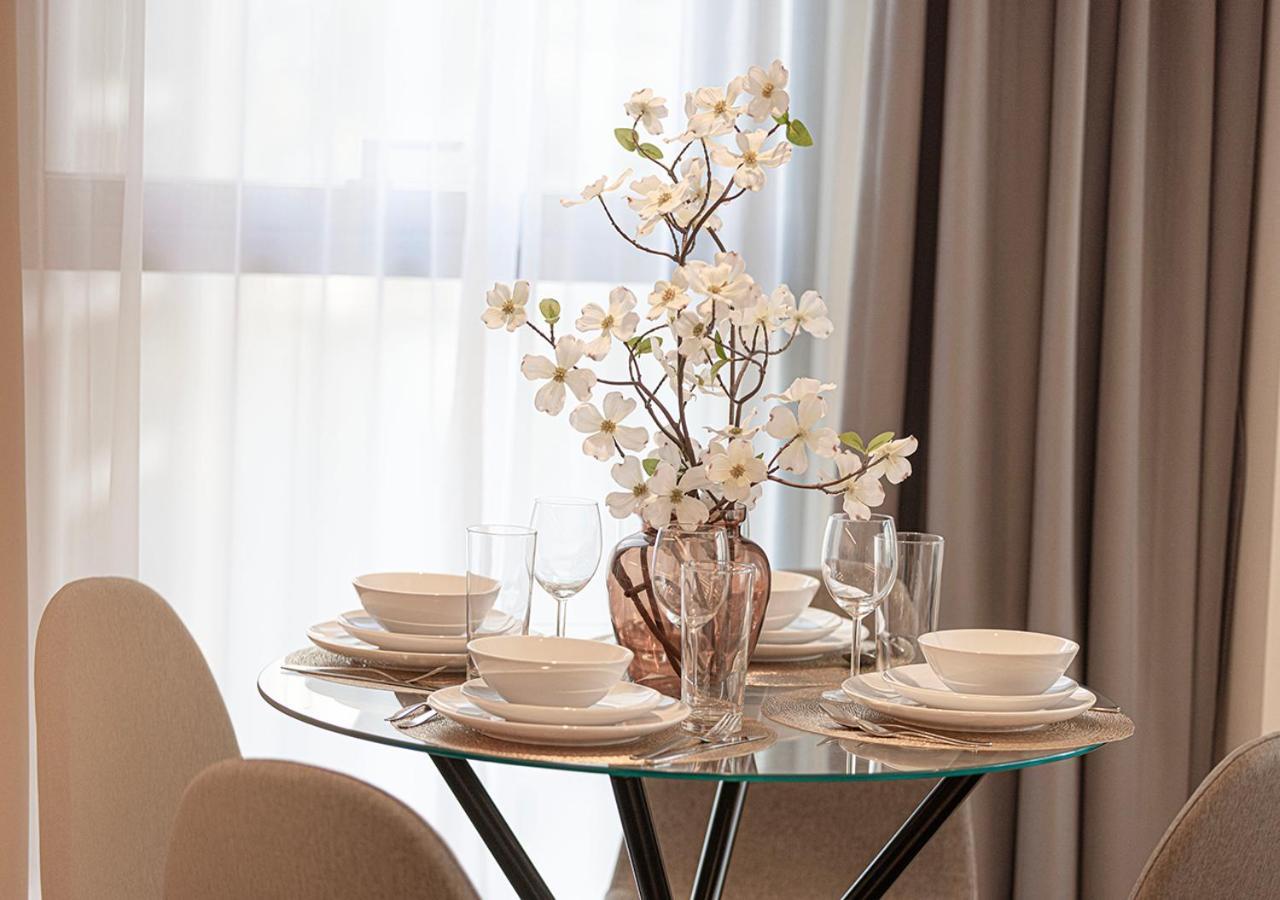 Daire Lux Escape, Burj Crown Opera View, Near Mall *