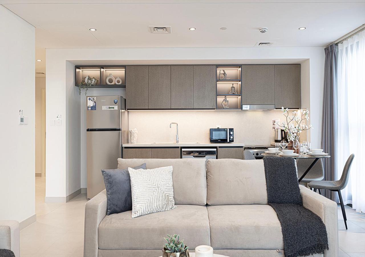Lux Escape, Burj Crown Opera View, Near Mall Dubai