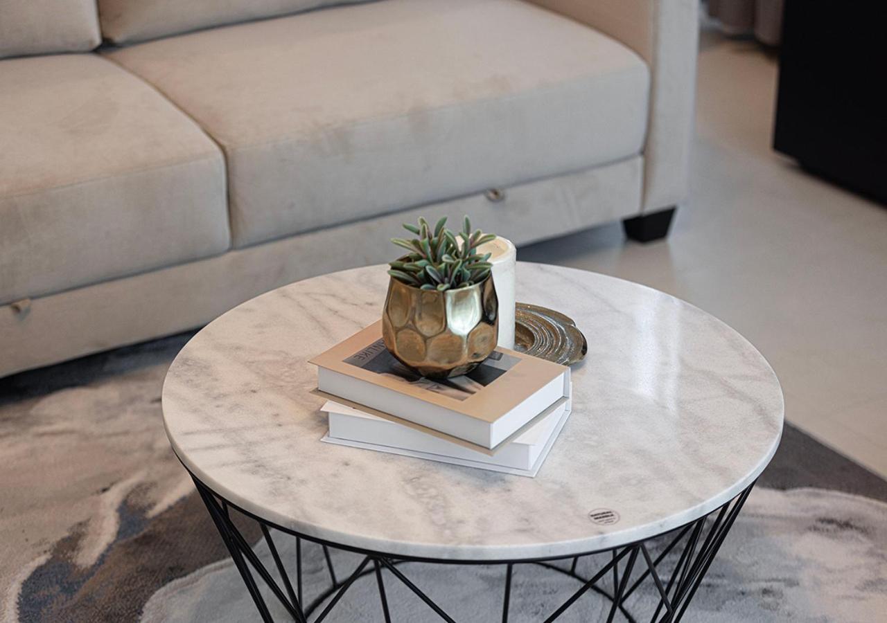 Lux Escape, Burj Crown Opera View, Near Mall Daire Dubai