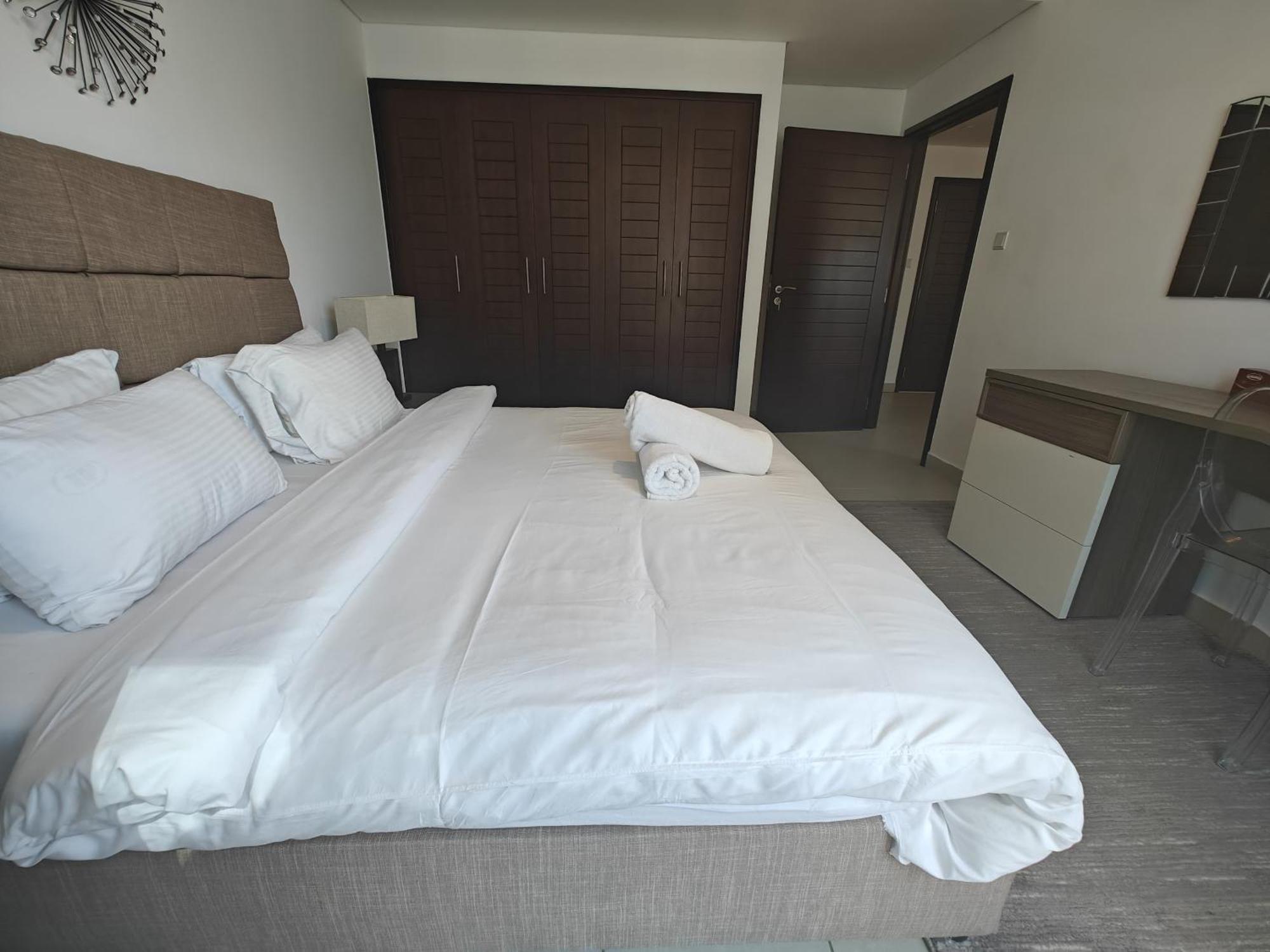 Apartment Sophisticated 1br With Burj Khalifa Views Dubai