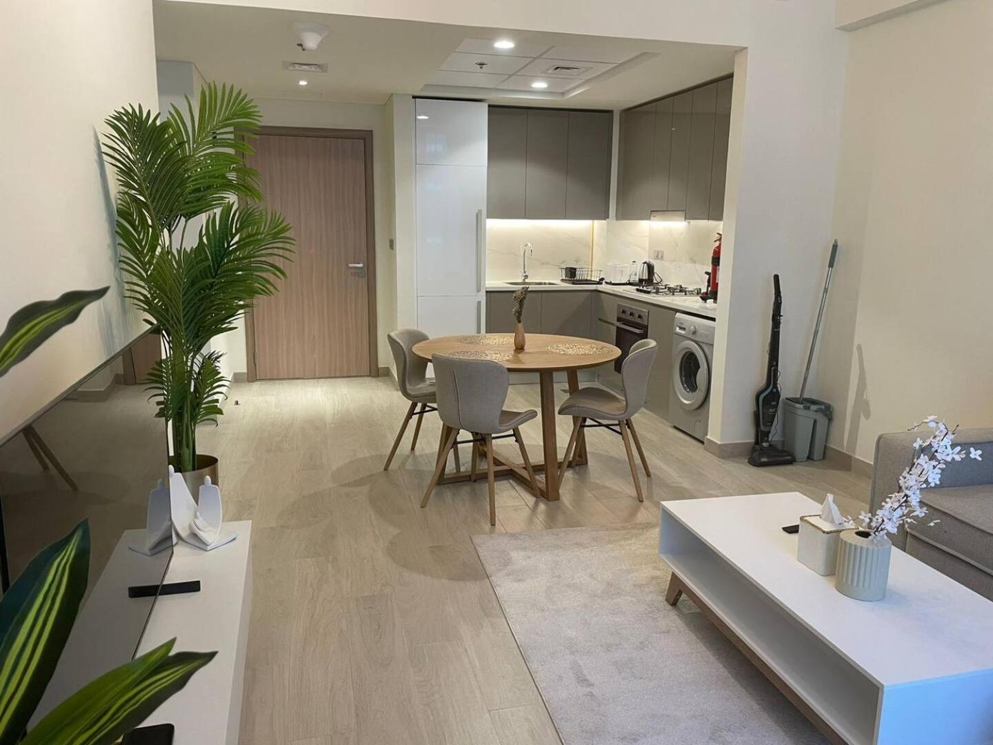 Pleasant New One Bedroom Azizi Riviera Apartment *