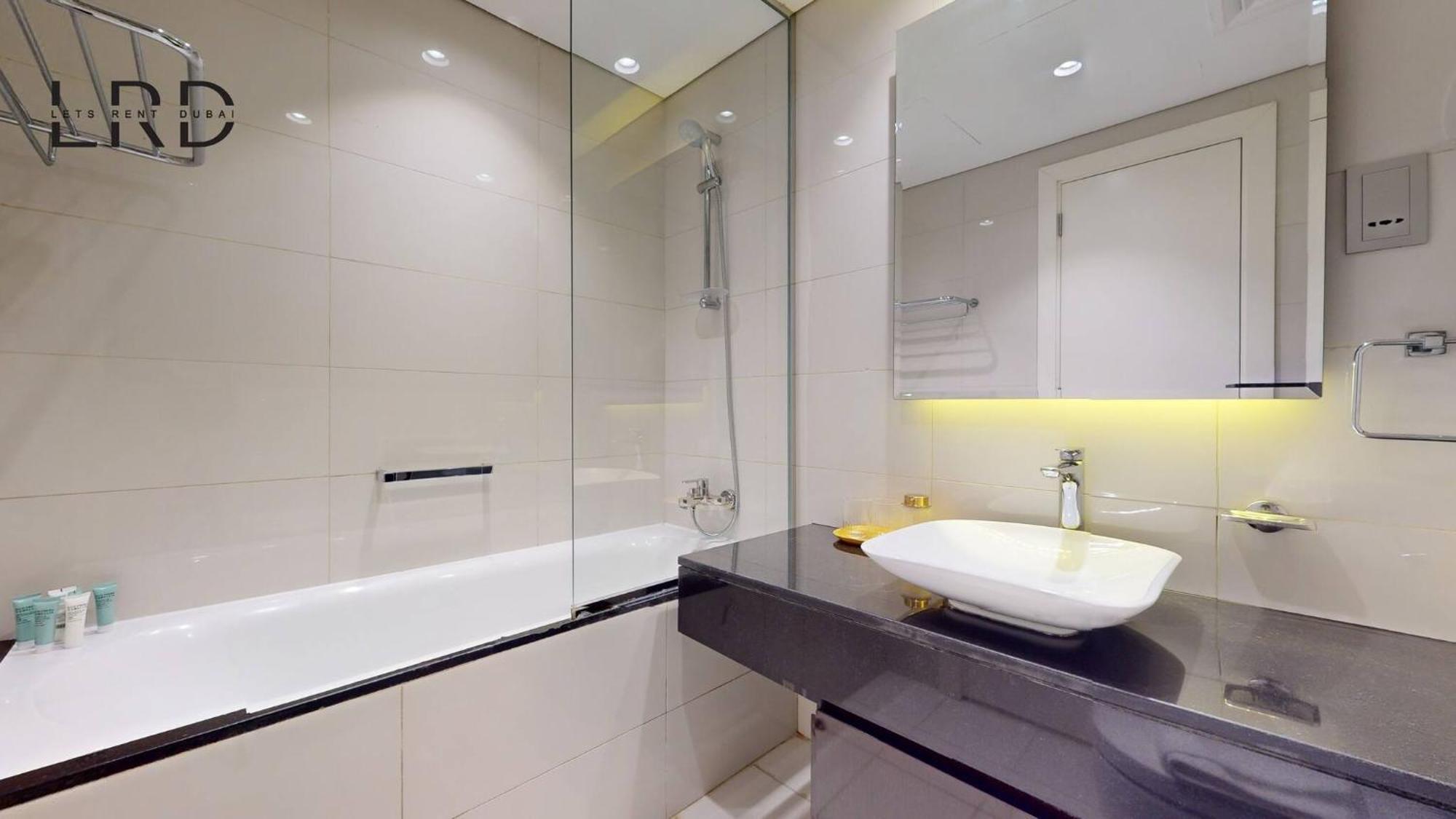 Modern In Majestine Apartment *