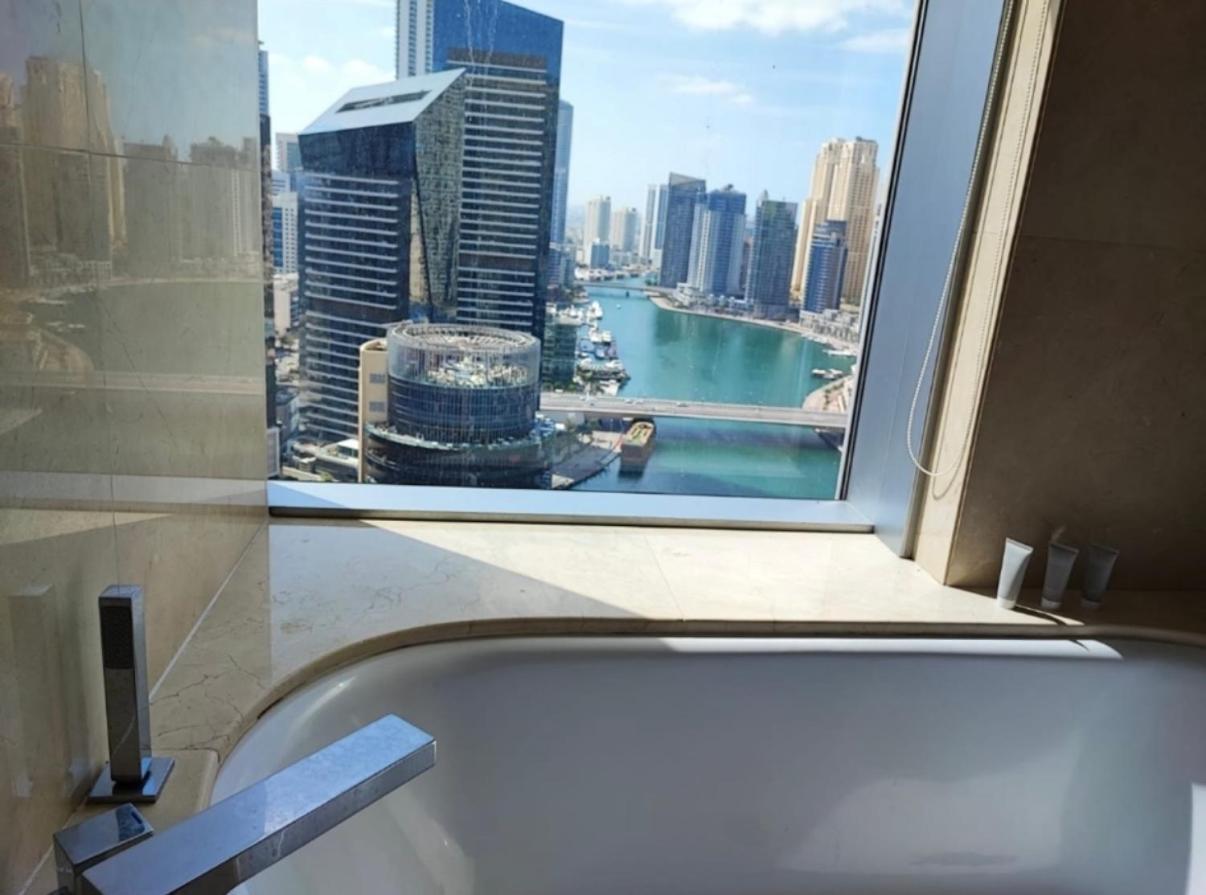 Address Marina Mall Suites - Full Marina Views, Balcony, Kitchen & Parking *