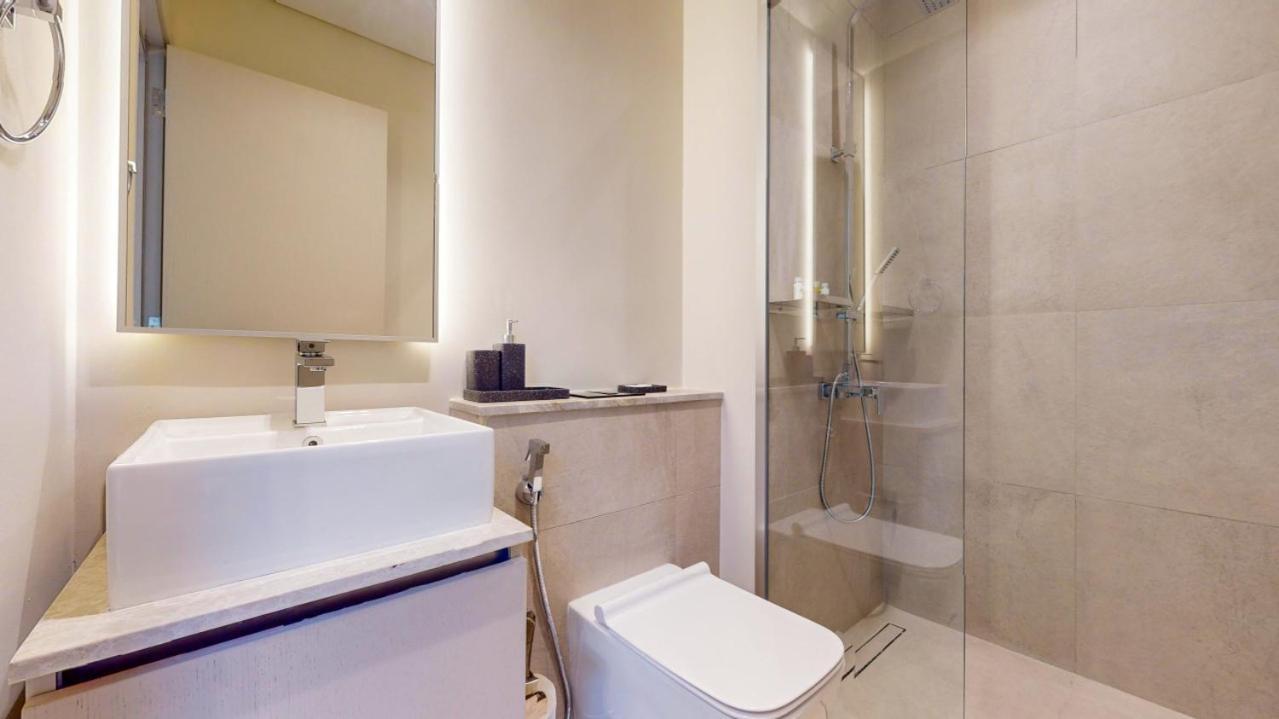 Mag Eye - Spacious Two Bedroom Townhouse