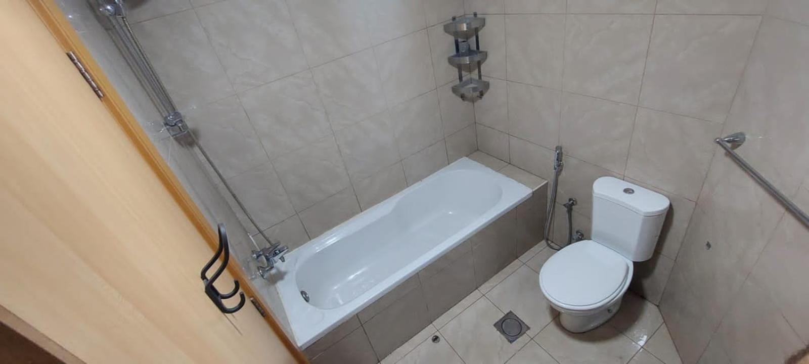 Lovely Spacious For Ladies In Marina للفتيات فقط Apartment