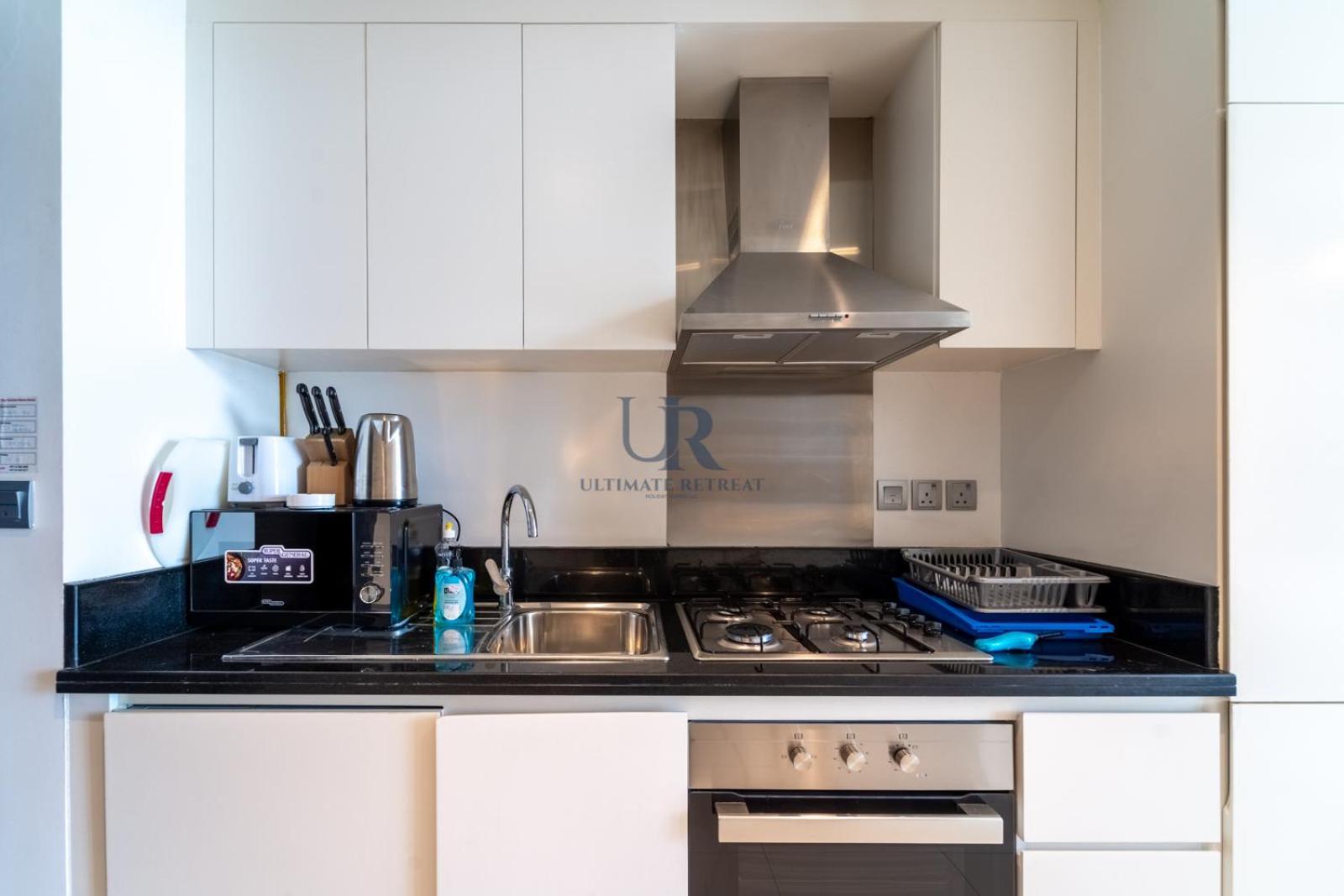 Apartment Huge In Business Bay With Jacuzzi Access 17 Minutes To Trade Fair Dubai