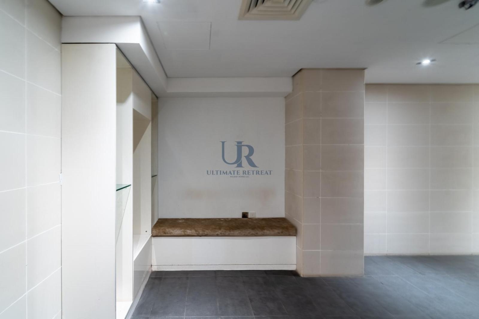 Huge In Business Bay With Jacuzzi Access 17 Minutes To Trade Fair Apartment Dubai