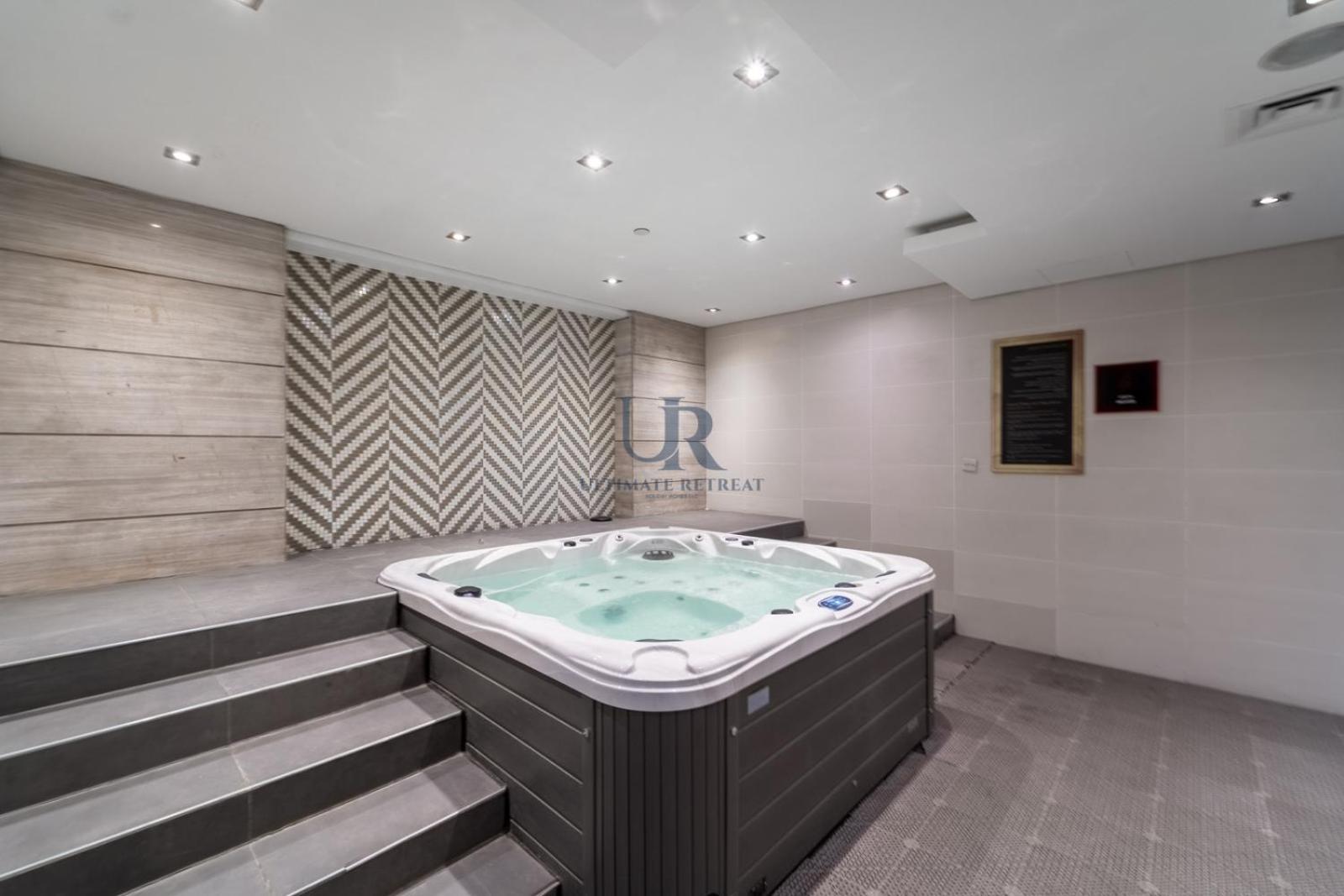 Apartment Huge In Business Bay With Jacuzzi Access 17 Minutes To Trade Fair Dubai