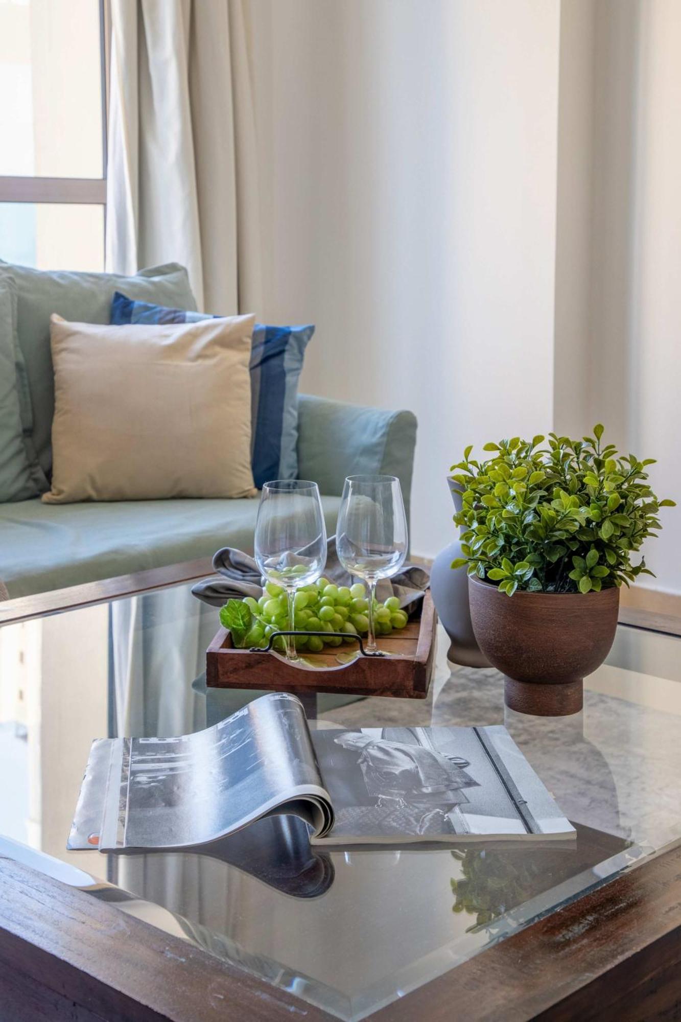 Frank Porter - Shams 4 Apartment