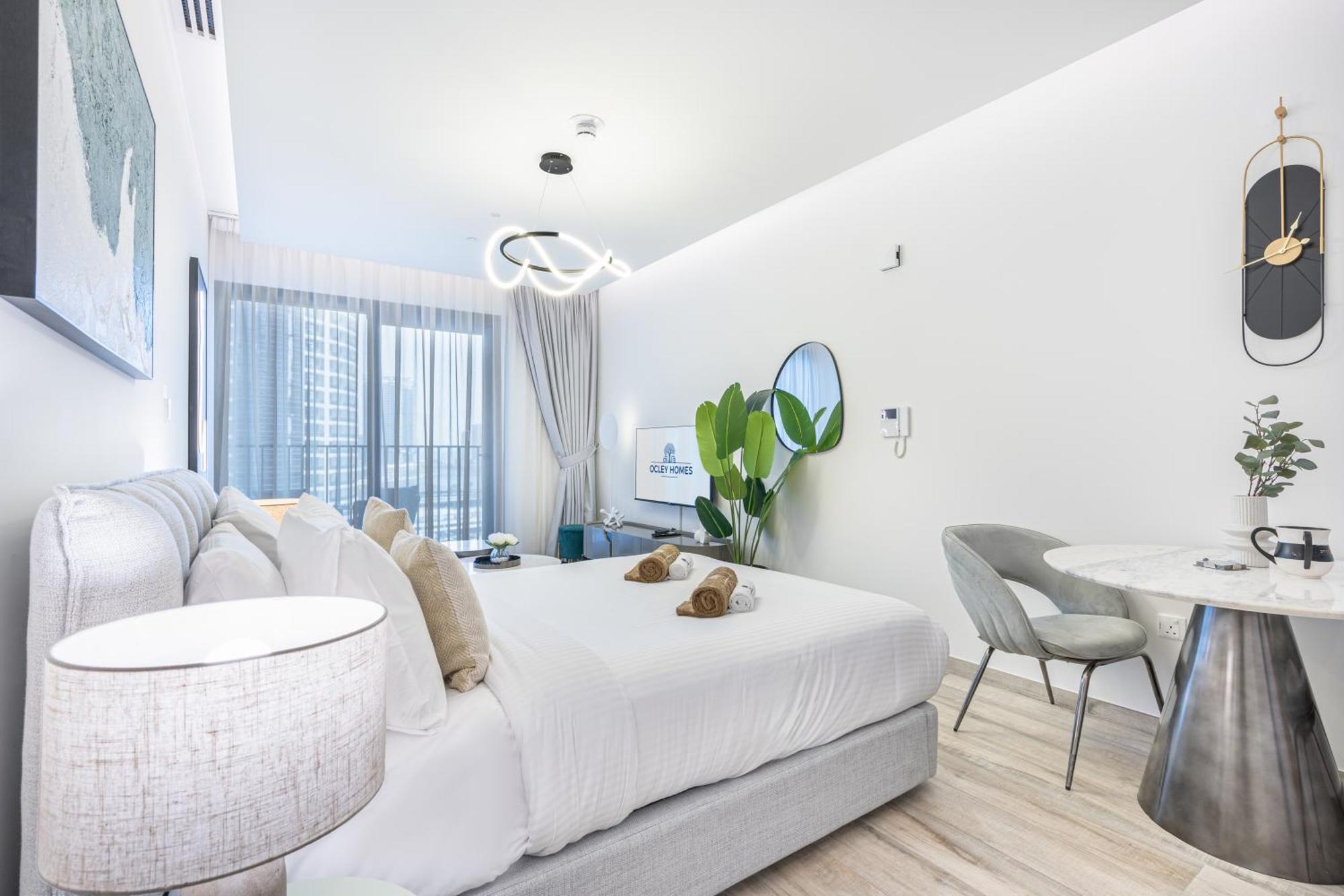 Exquisite Modern Minutes From Downtown Apartment *