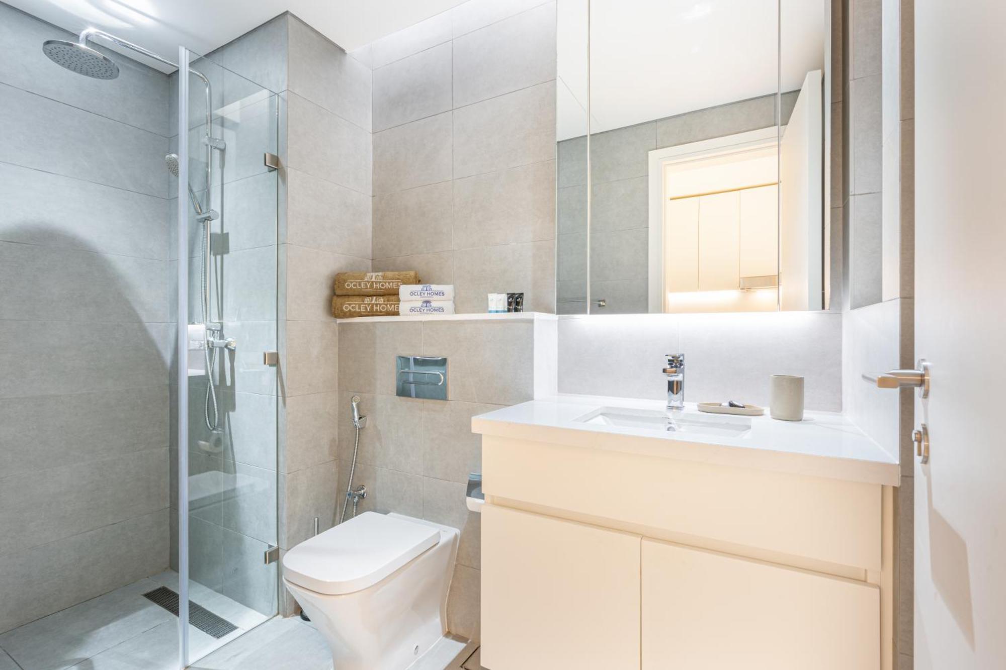 Apartment Exquisite Modern Minutes From Downtown Dubai