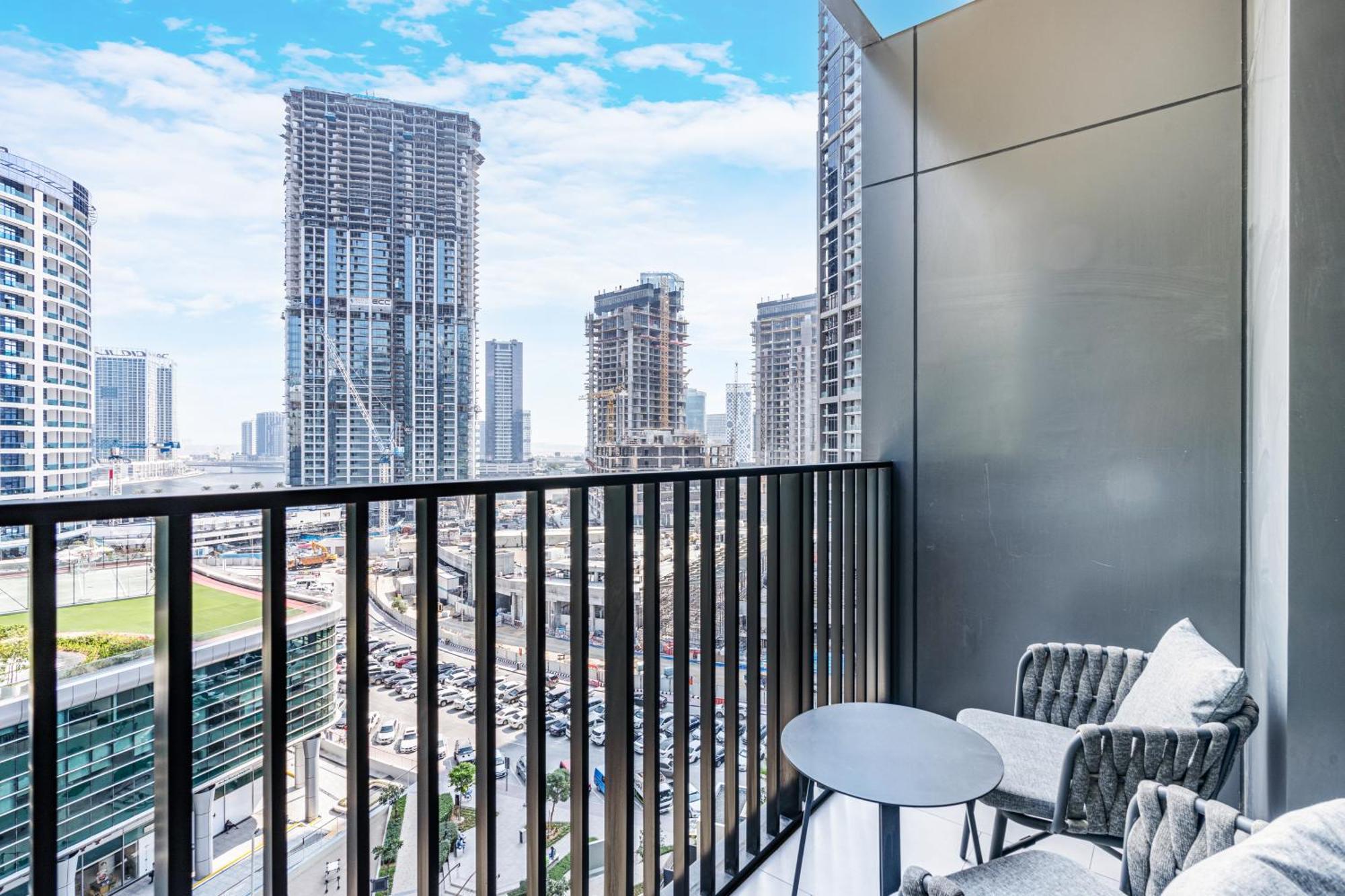 Exquisite Modern Minutes From Downtown Dubai