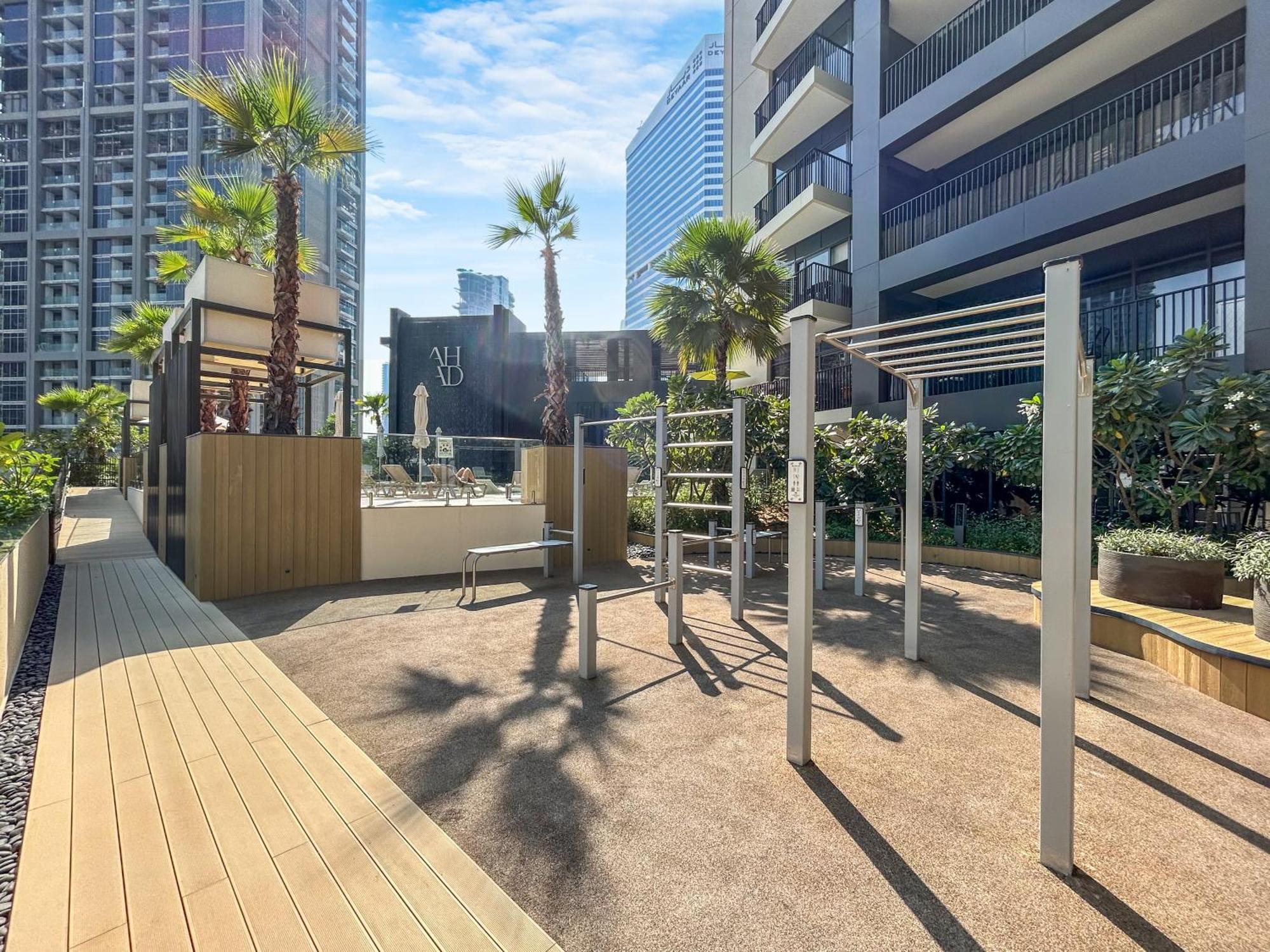 Apartment Exquisite Modern Minutes From Downtown *