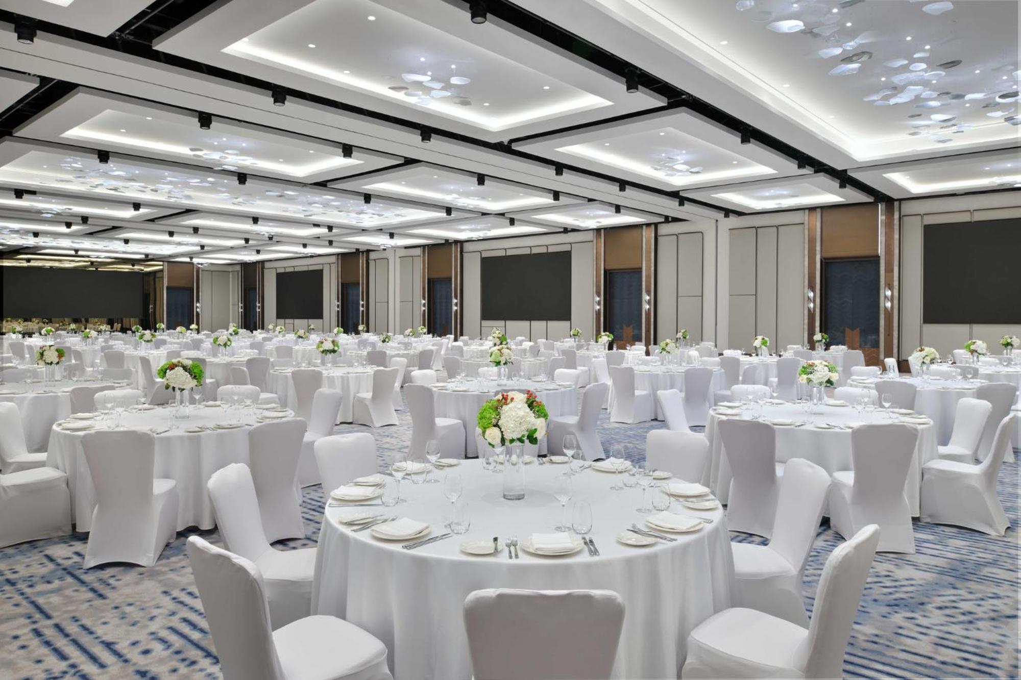 Intercontinental Festival City By Ihg Apart Otel Dubai