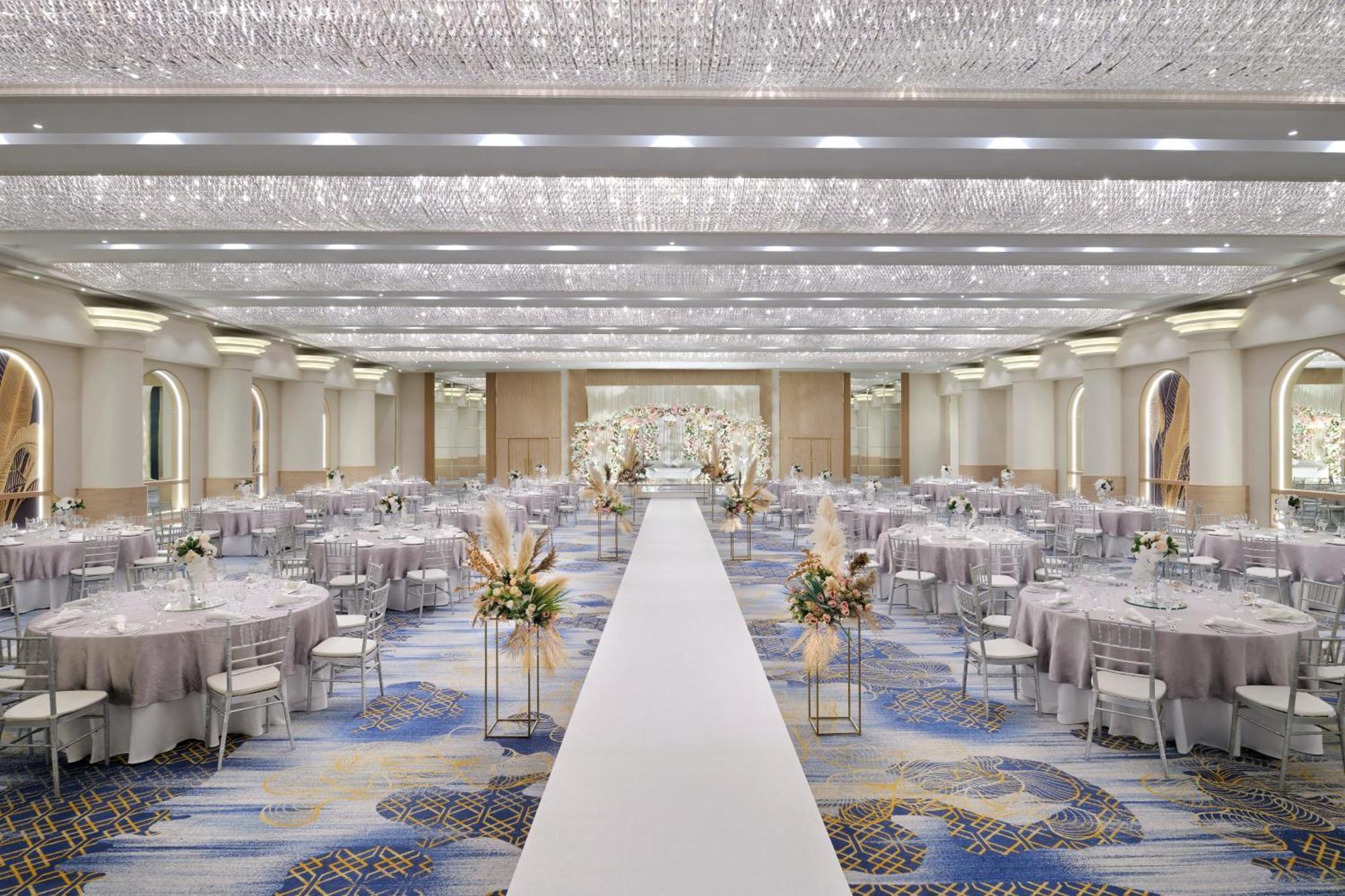 Crowne Plaza Deira By Ihg 5*