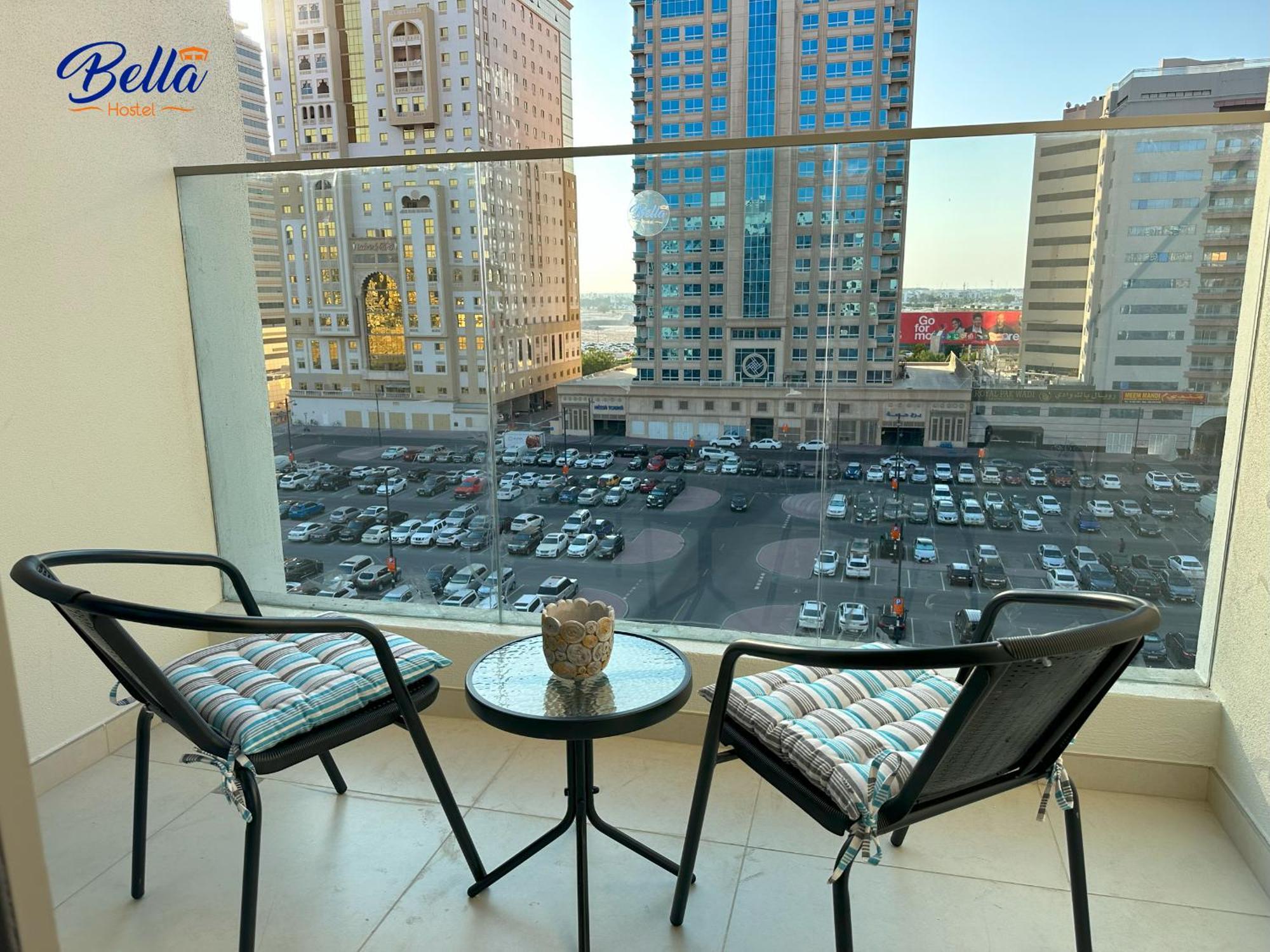 Bella - Luxury Private Master With Balcony Privatunterkunft Dubai