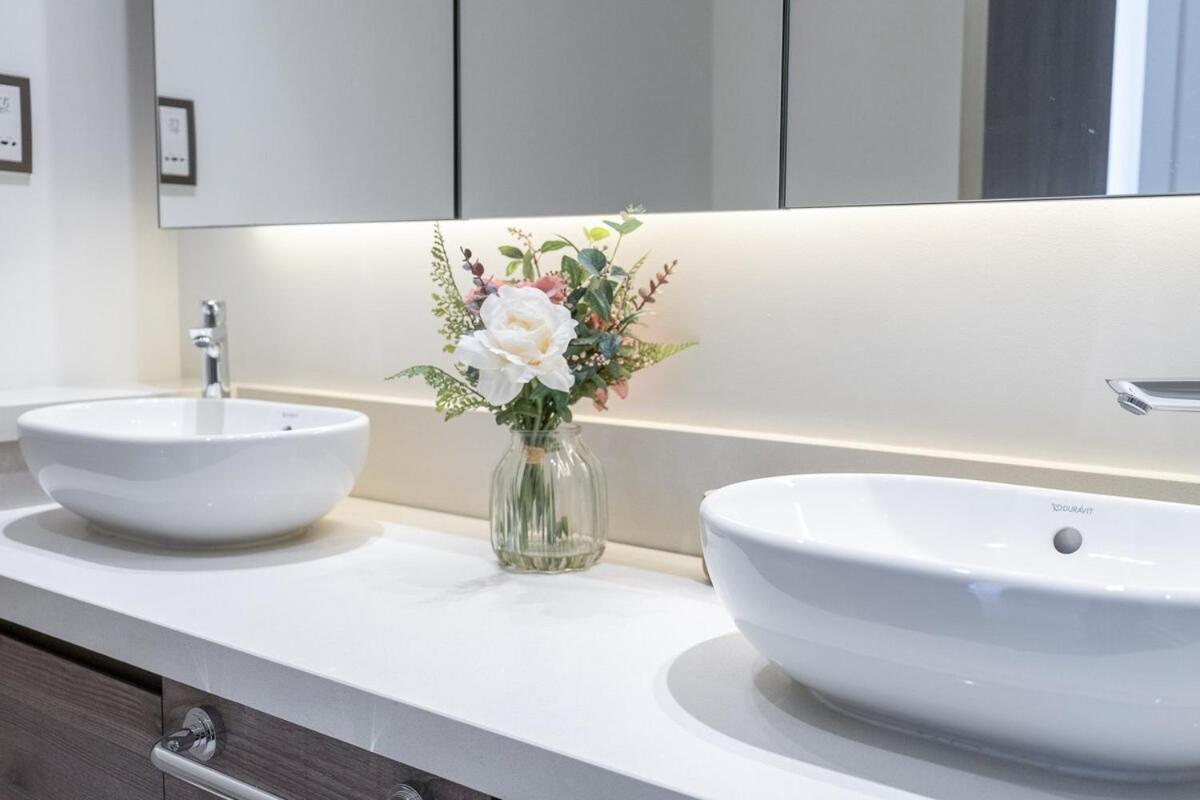 Elegant Getaway 2-bedroom In Creek Harbour * Dubai