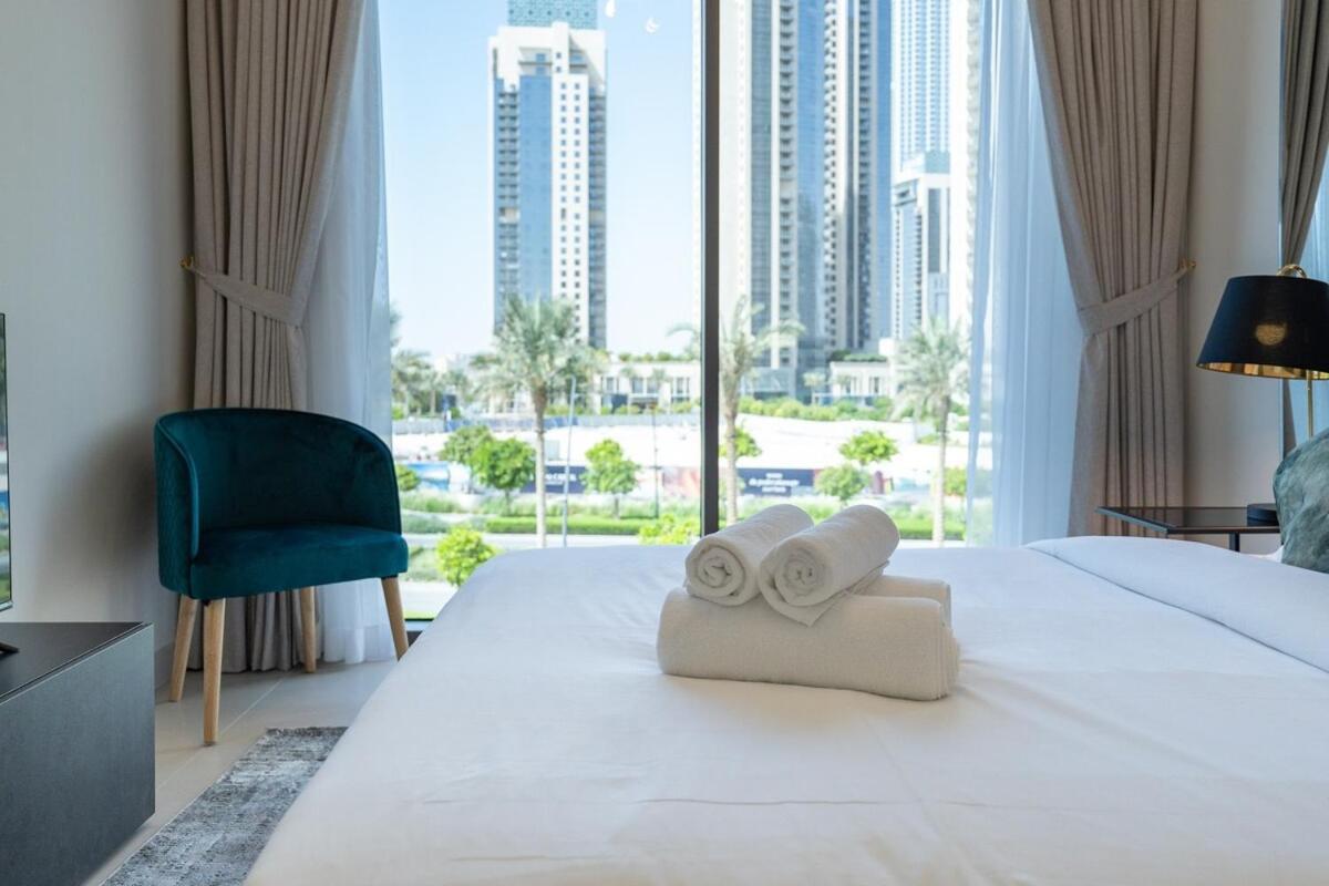 Elegant Getaway 2-bedroom In Creek Harbour Apartment *