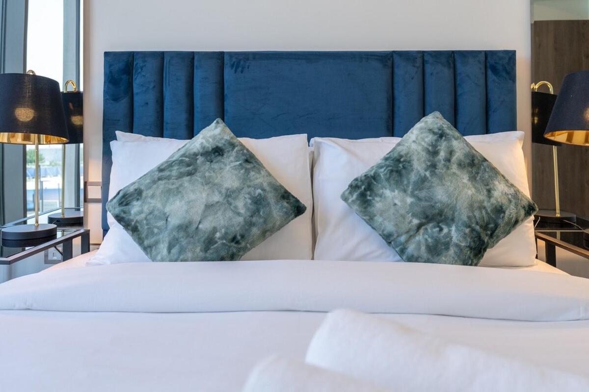Elegant Getaway 2-bedroom In Creek Harbour Apartment Dubai