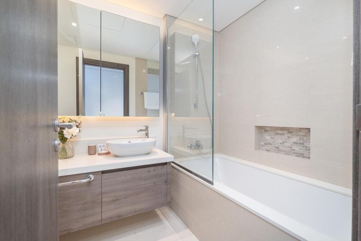 Elegant Getaway 2-bedroom In Creek Harbour Dubai