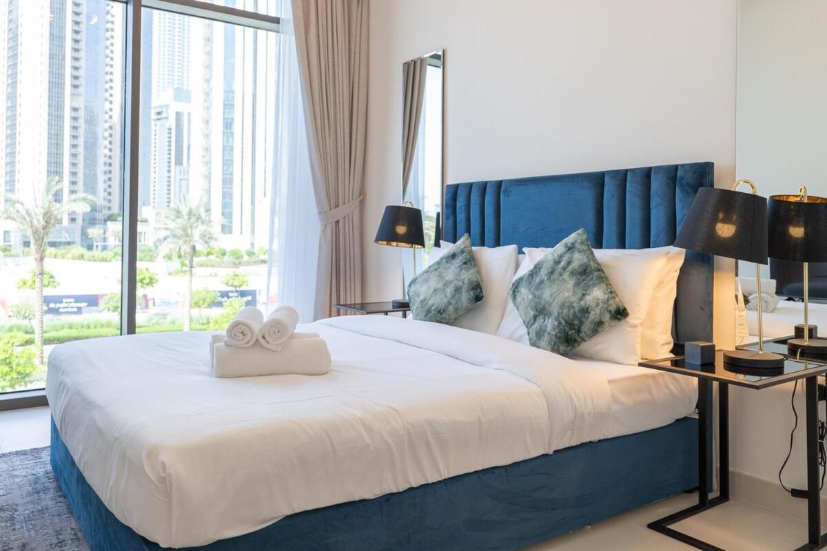 Elegant Getaway 2-bedroom In Creek Harbour Apartment