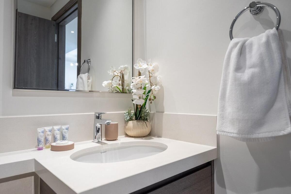 Apartment Elegant Getaway 2-bedroom In Creek Harbour Dubai