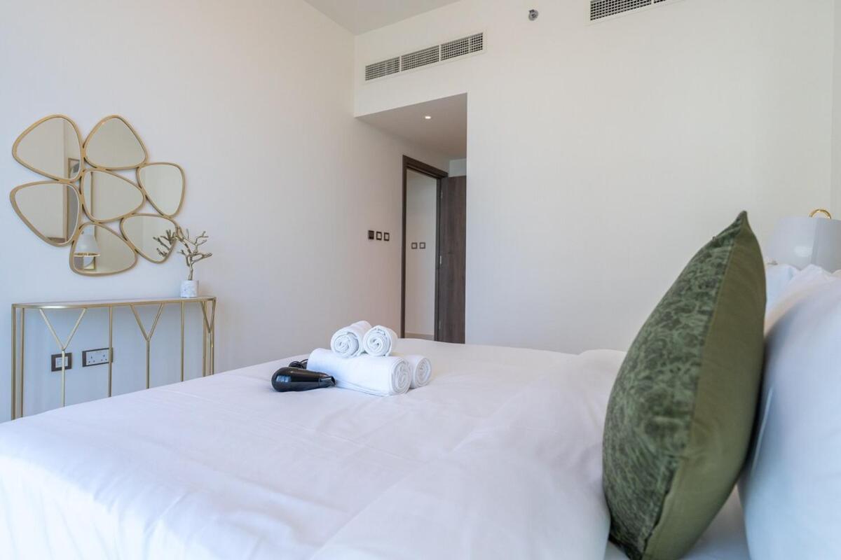 Elegant Getaway 2-bedroom In Creek Harbour