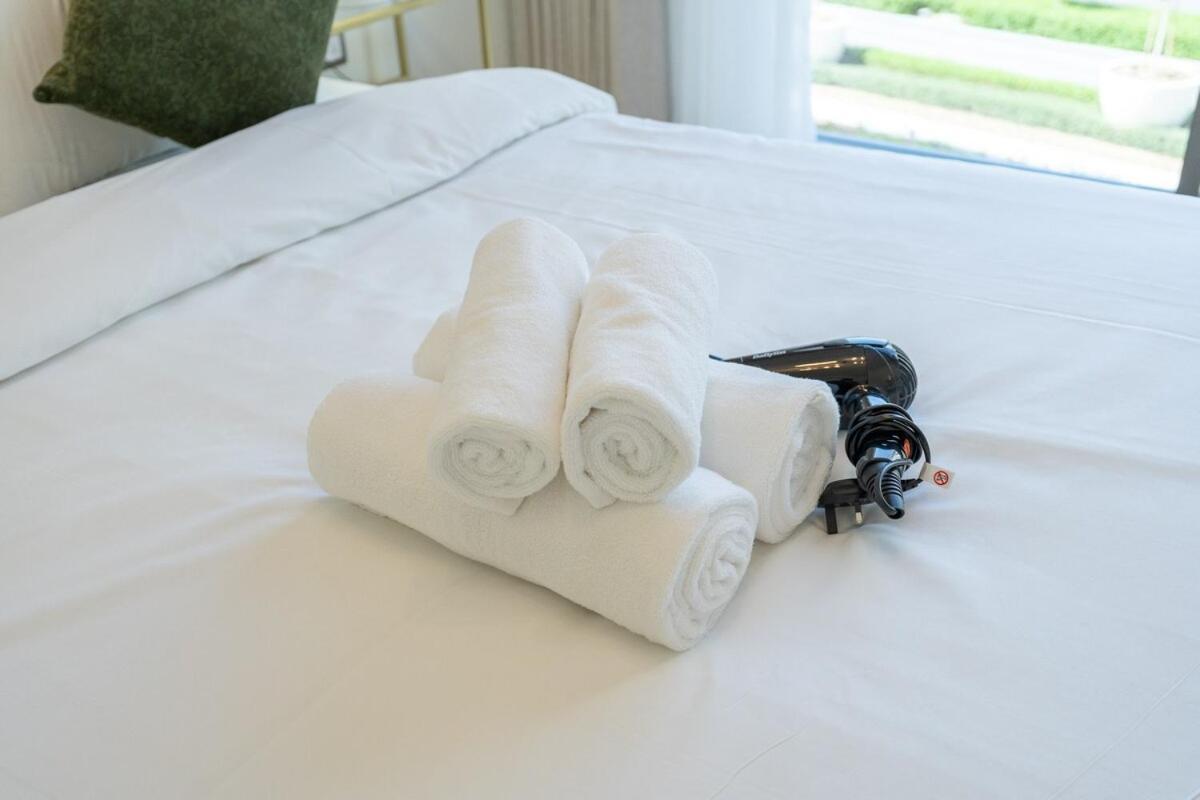 Apartment Elegant Getaway 2-bedroom In Creek Harbour *