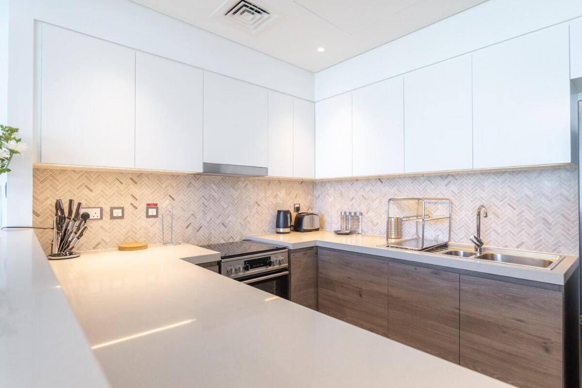 Elegant Getaway 2-bedroom In Creek Harbour * Dubai