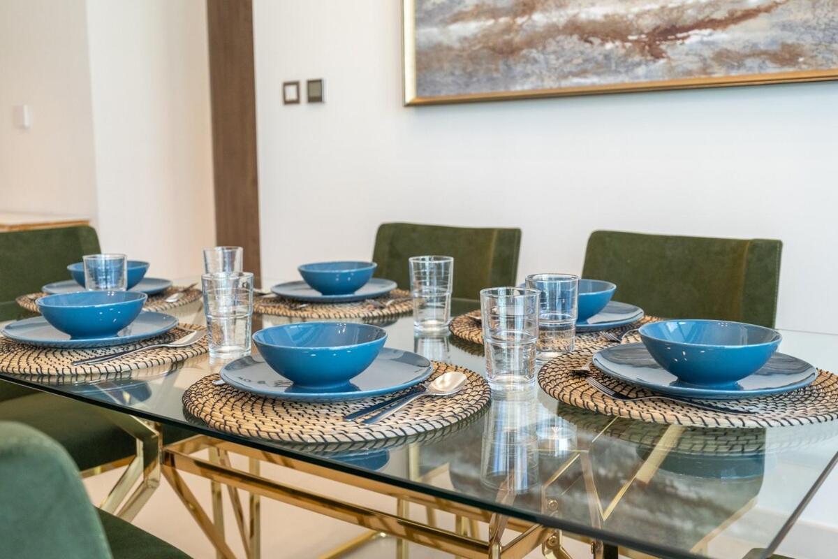Elegant Getaway 2-bedroom In Creek Harbour Apartment Dubai
