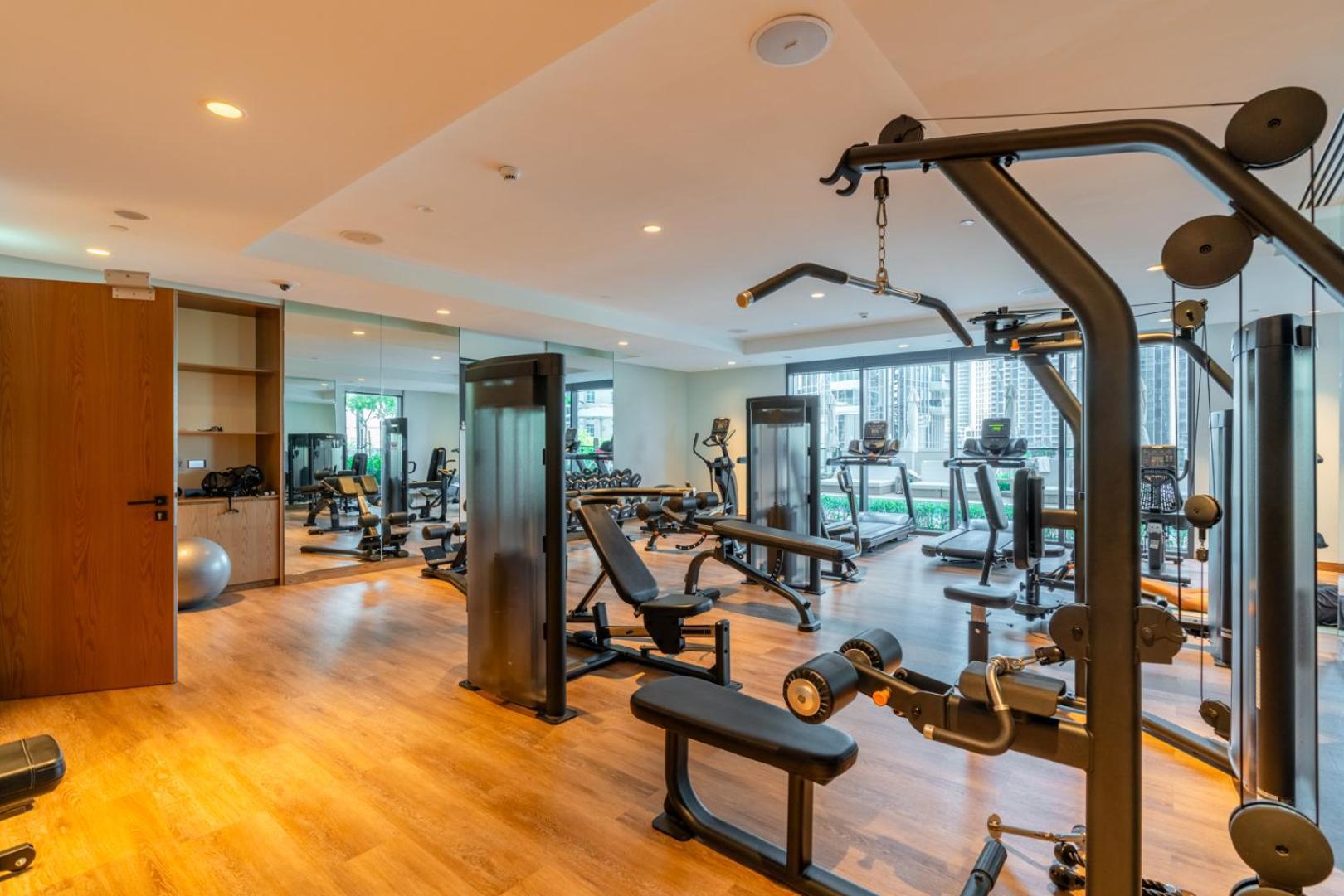 Downtown Luxury - Open Views Of The City & The Sea - Walking Distance To Mall Apartment *