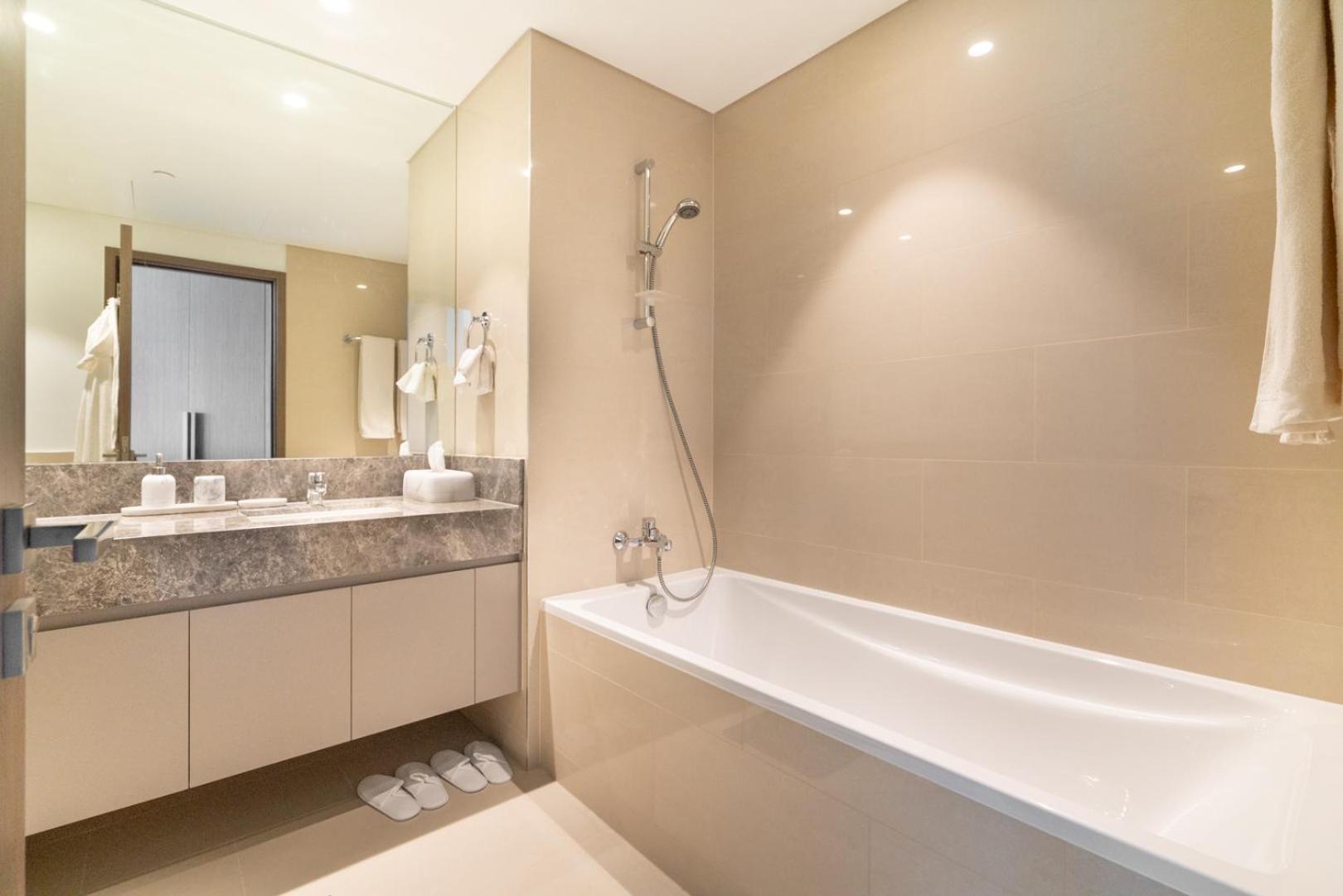 Downtown Luxury - Open Views Of The City & The Sea - Walking Distance To Mall