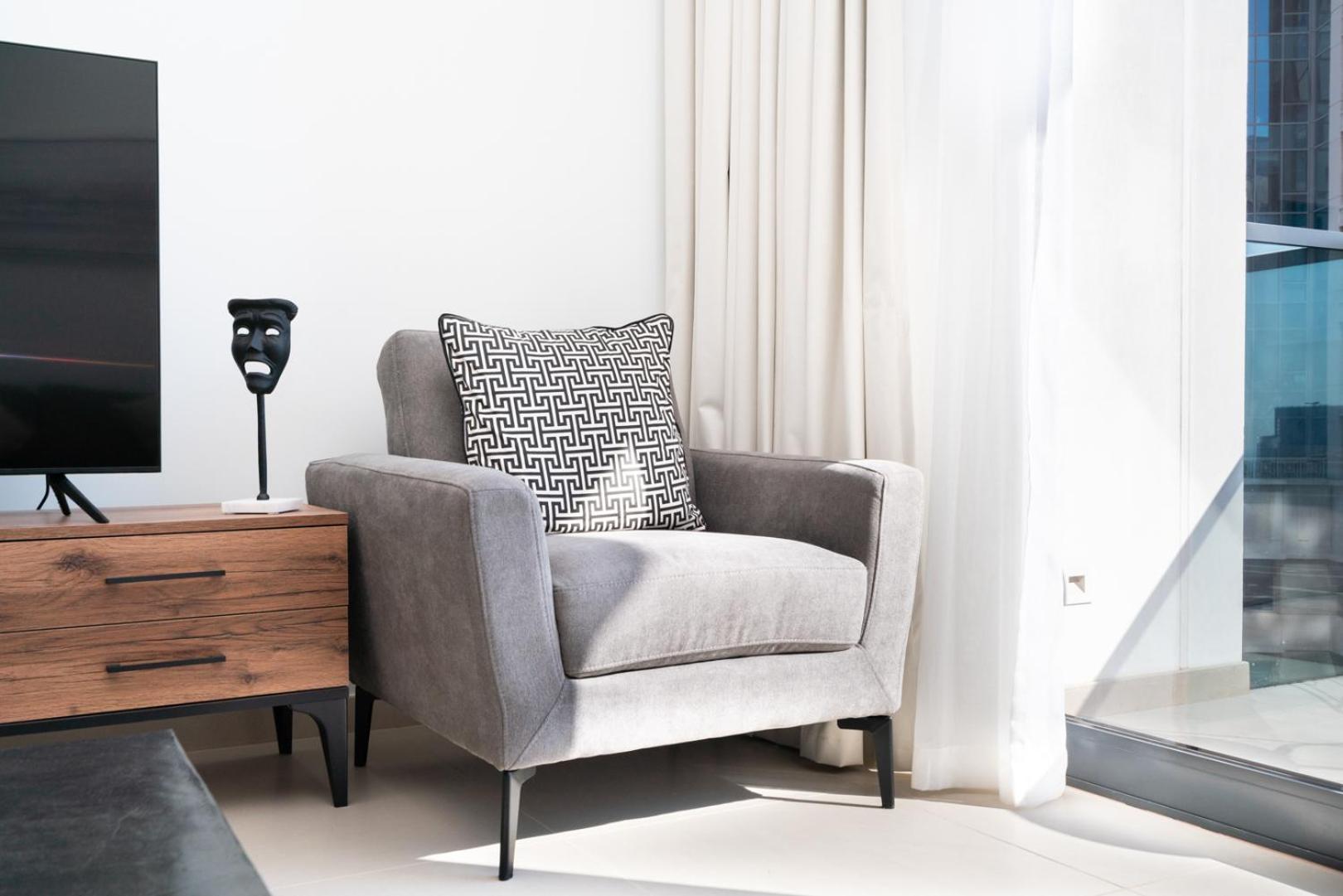 Downtown Luxury - Open Views Of The City & The Sea - Walking Distance To Mall Apartment