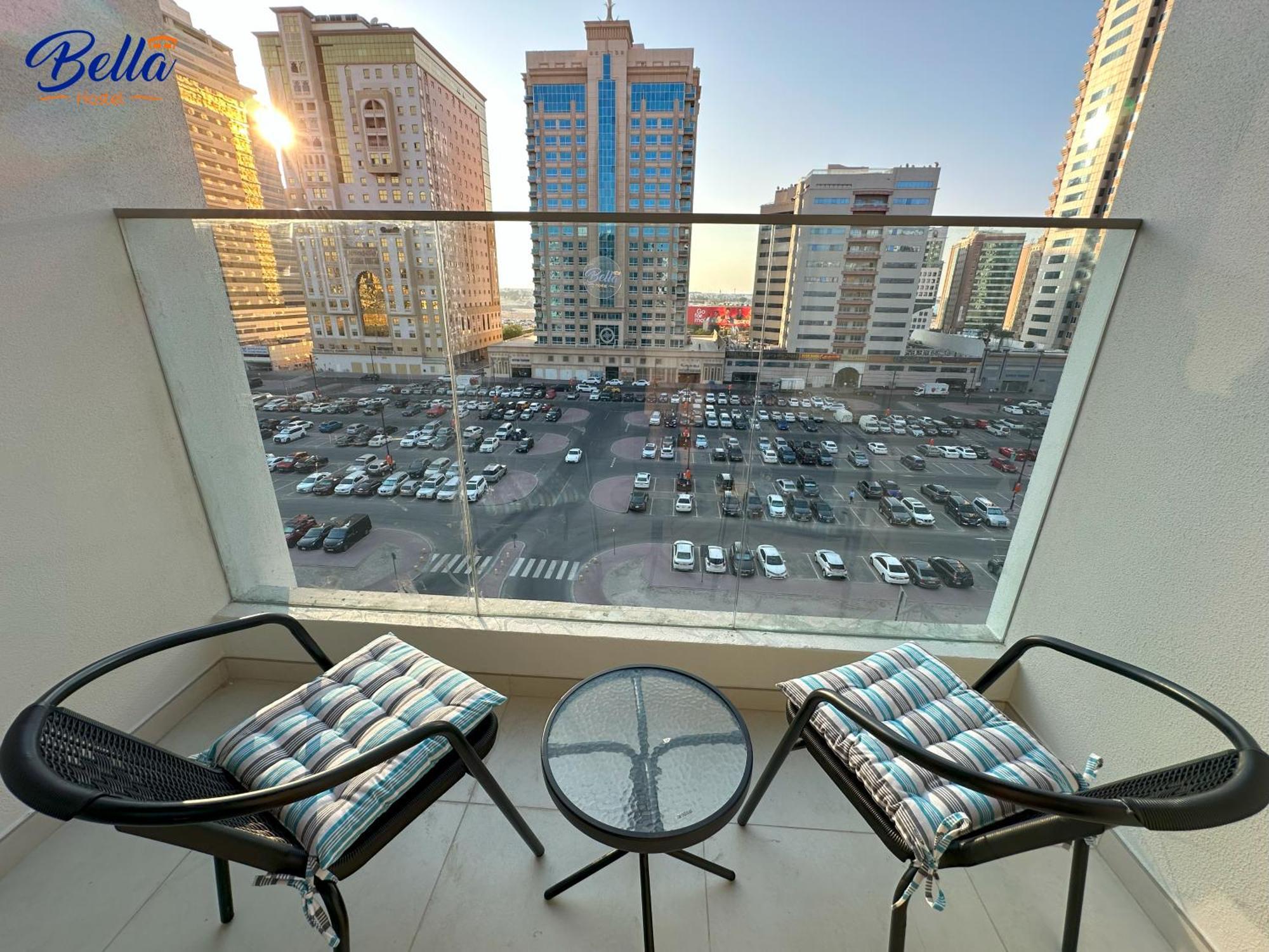 Bella - Luxury Private Master With Balcony Privatunterkunft Dubai