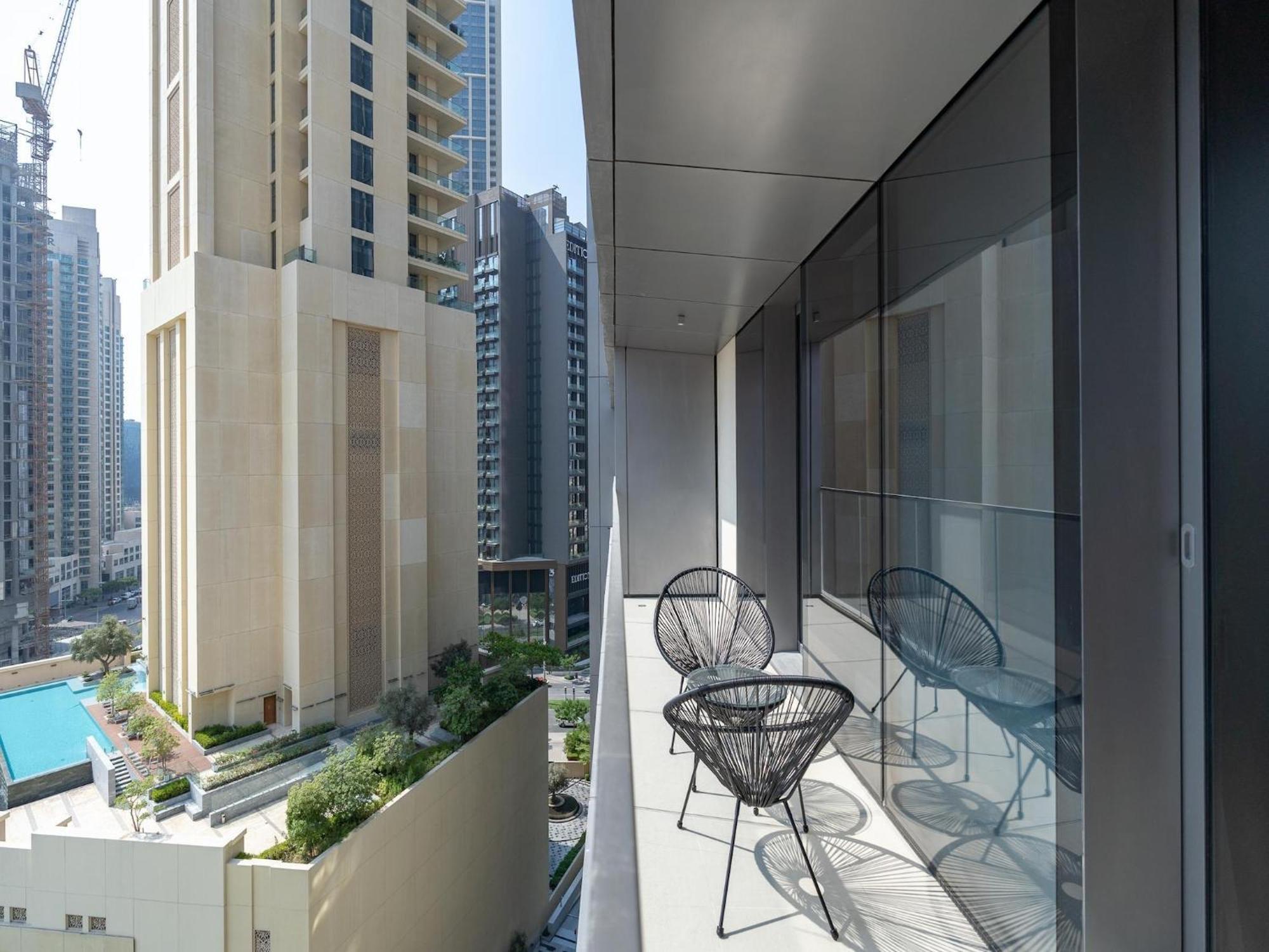Luxurious Stylish Across Mall Burj Khalifa City Views