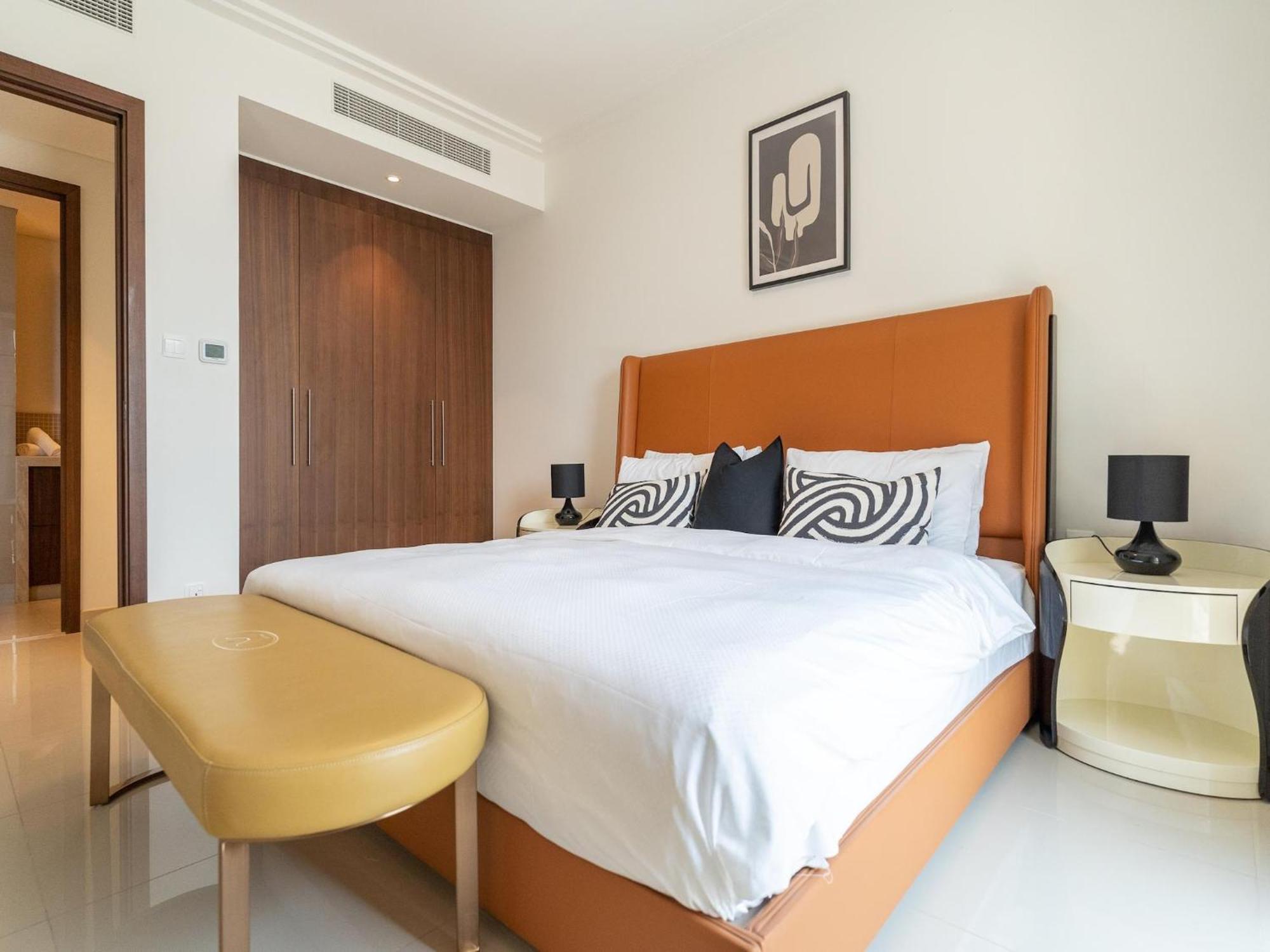 Luxurious Stylish Across Mall Burj Khalifa City Views