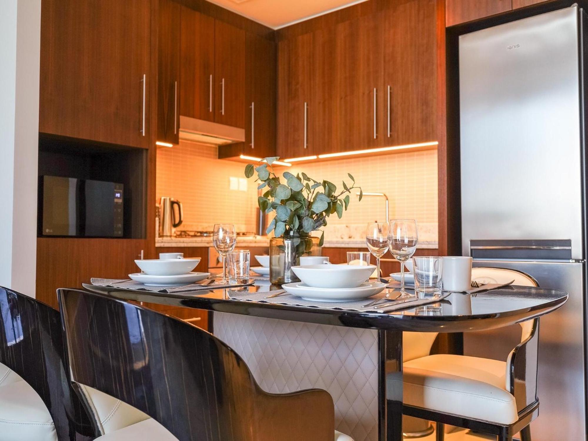 Luxurious Stylish Across Mall Burj Khalifa City Views Apartamento