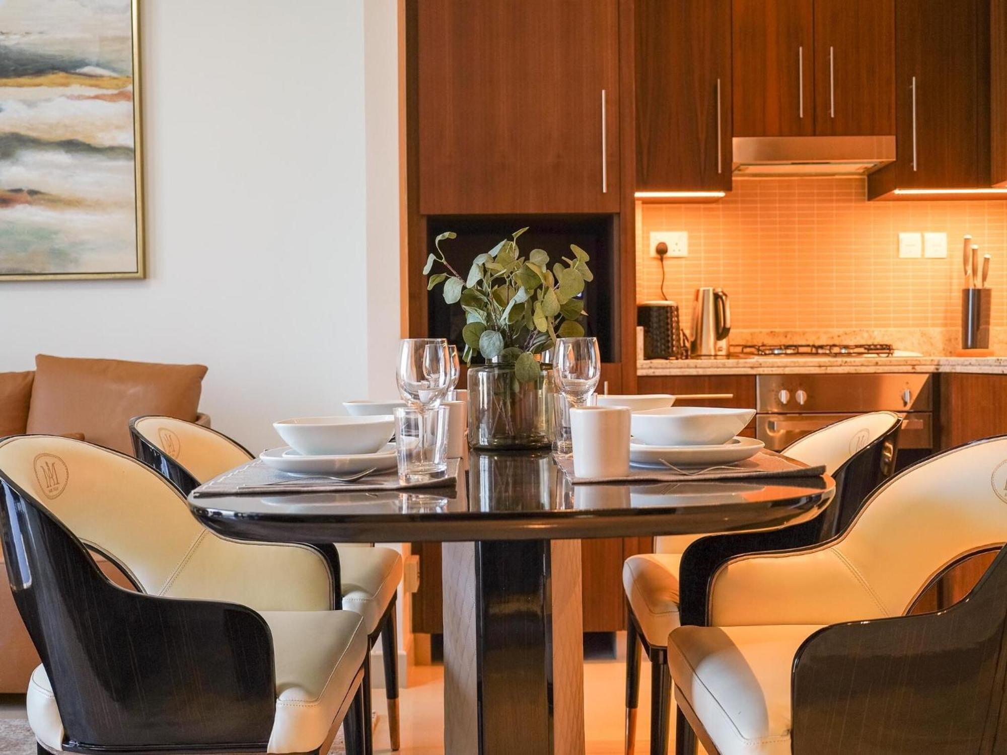 Luxurious Stylish Across Mall Burj Khalifa City Views *
