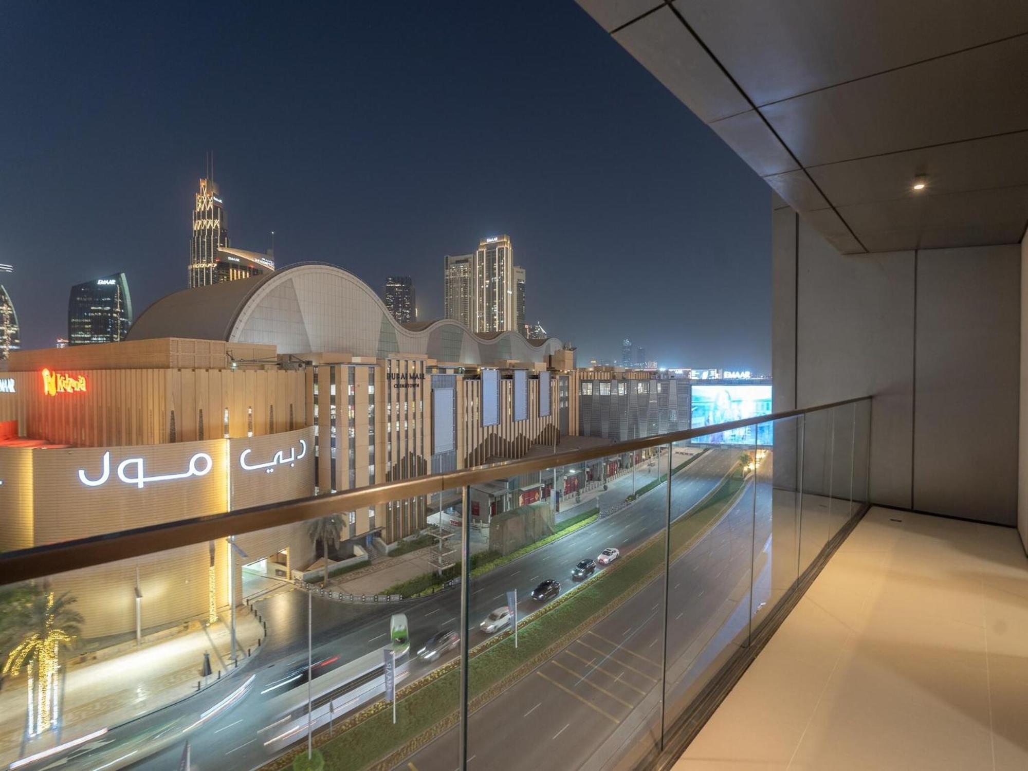 Luxurious Stylish Across Mall Burj Khalifa City Views Dubai