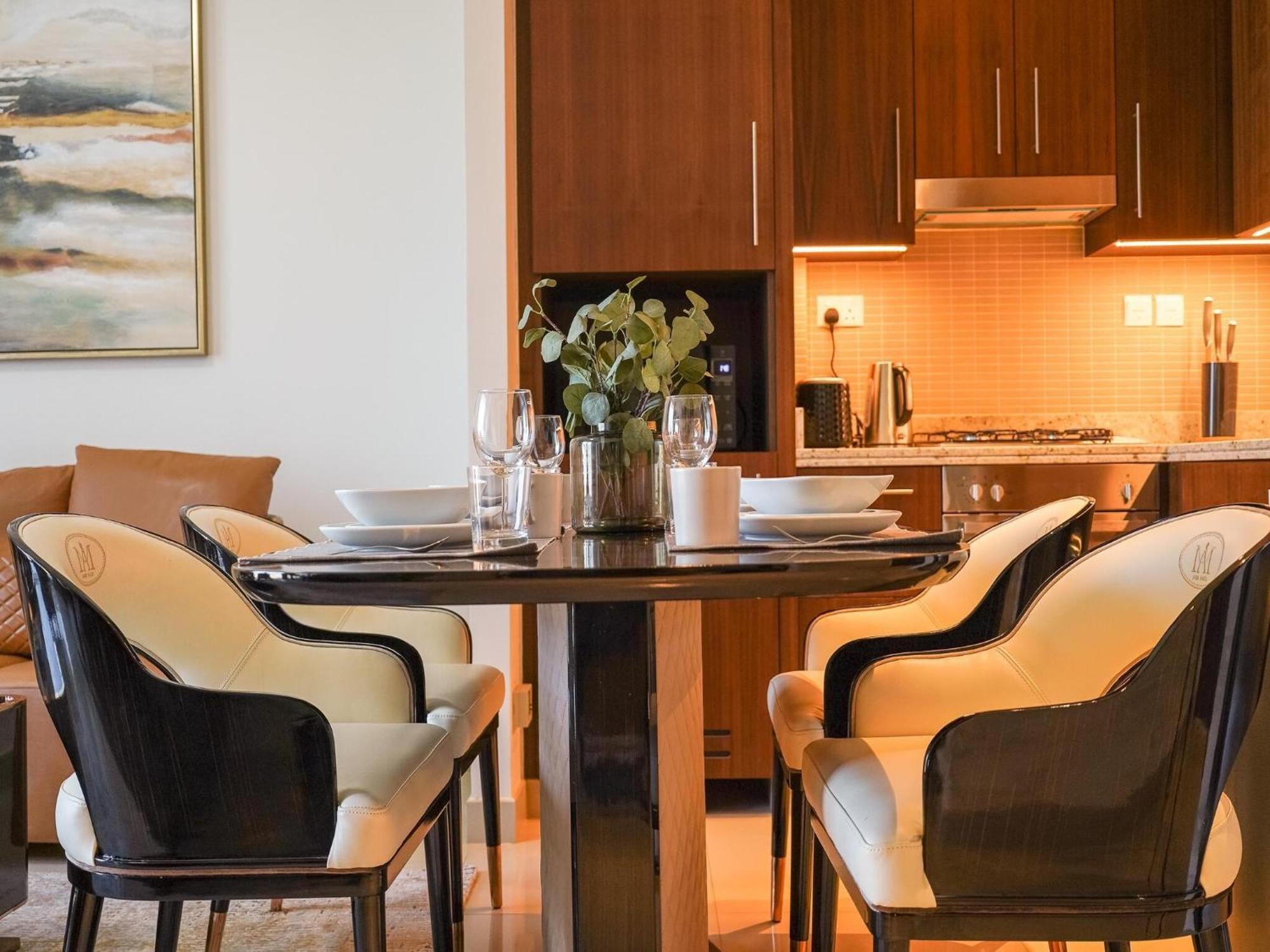 Luxurious Stylish Across Mall Burj Khalifa City Views