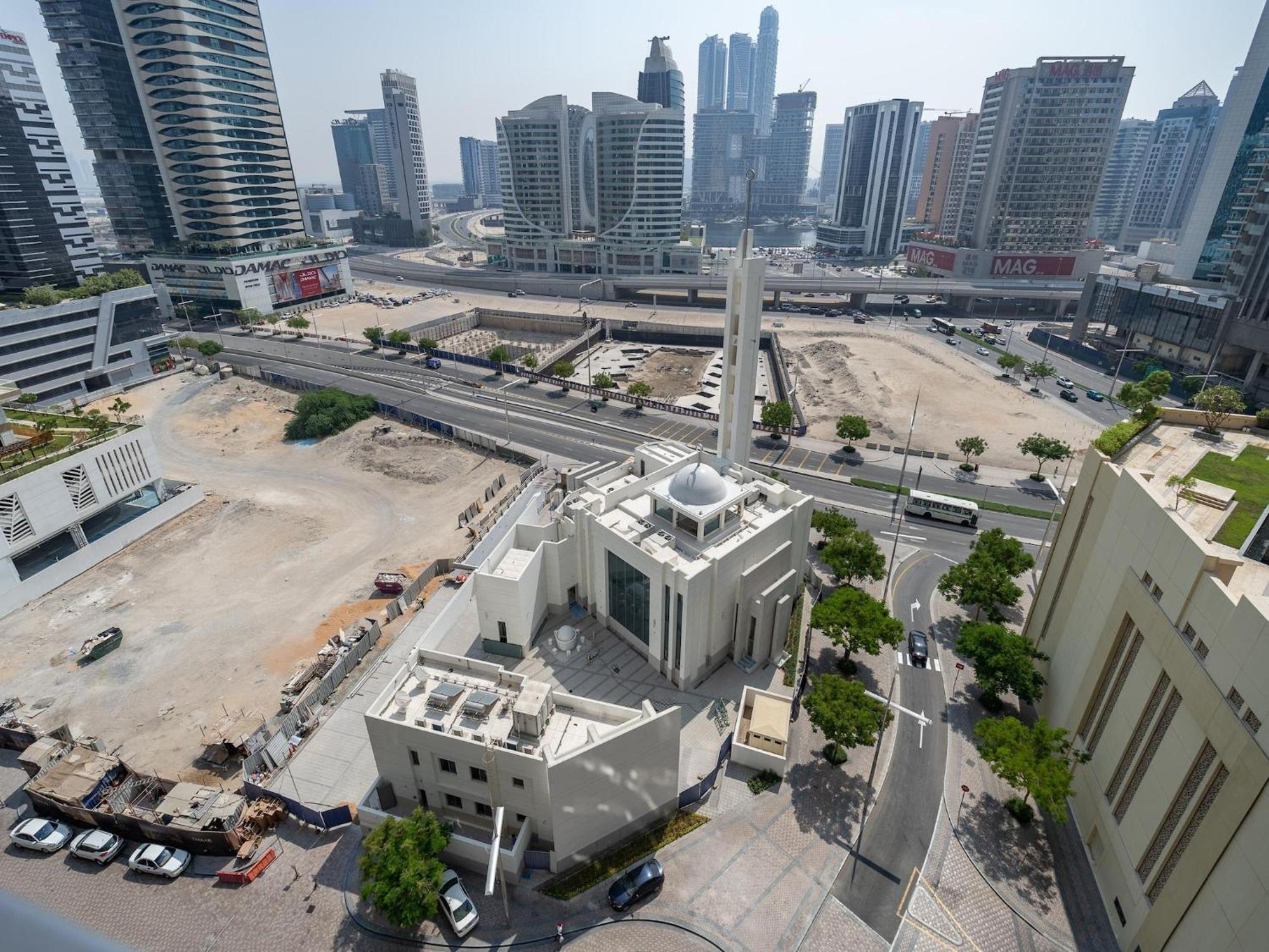 Luxurious Stylish Across Mall Burj Khalifa City Views